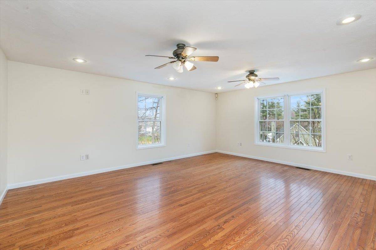 Salem, NH 03079,308 Shore DR