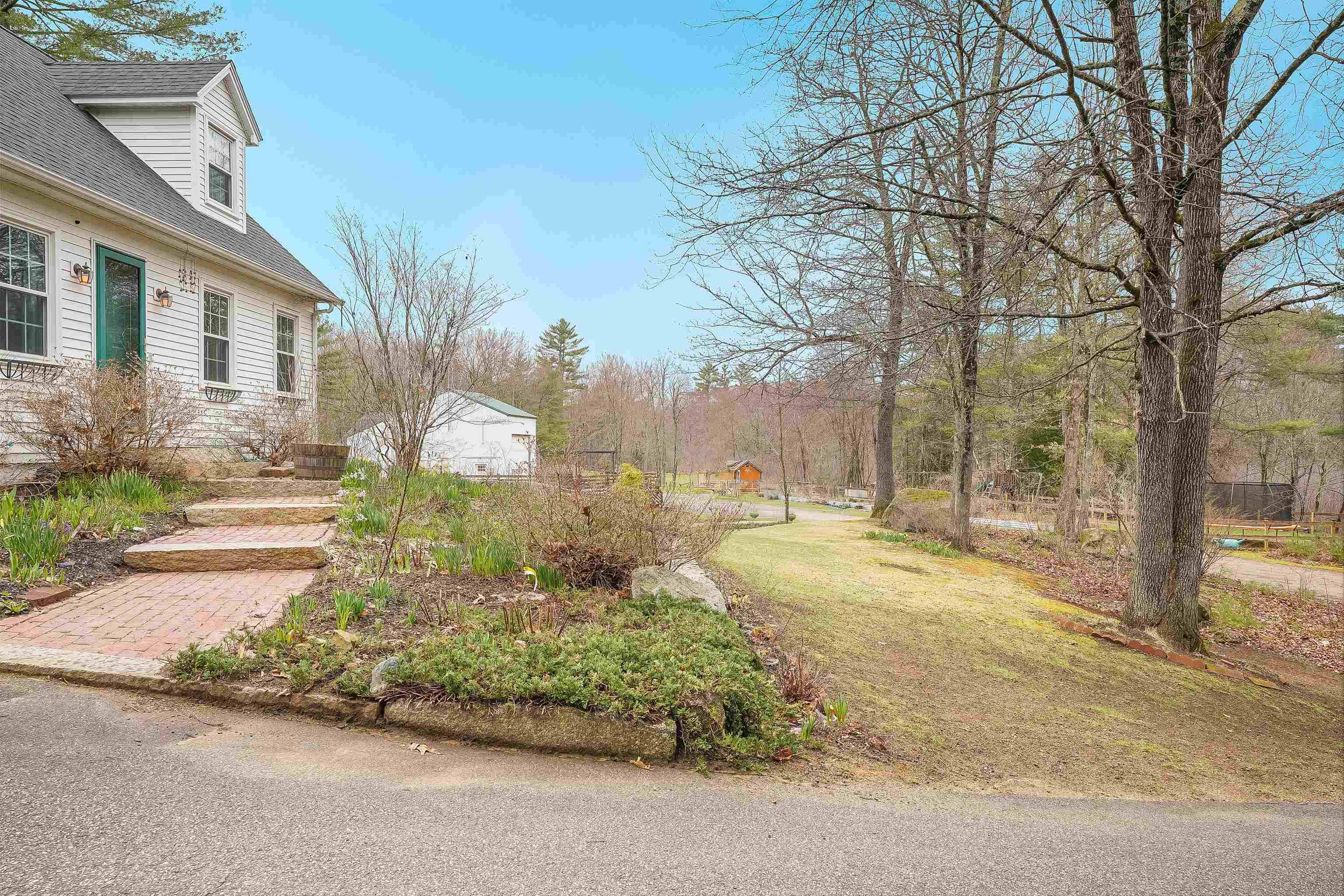 Nottingham, NH 03290,21 Little River RD