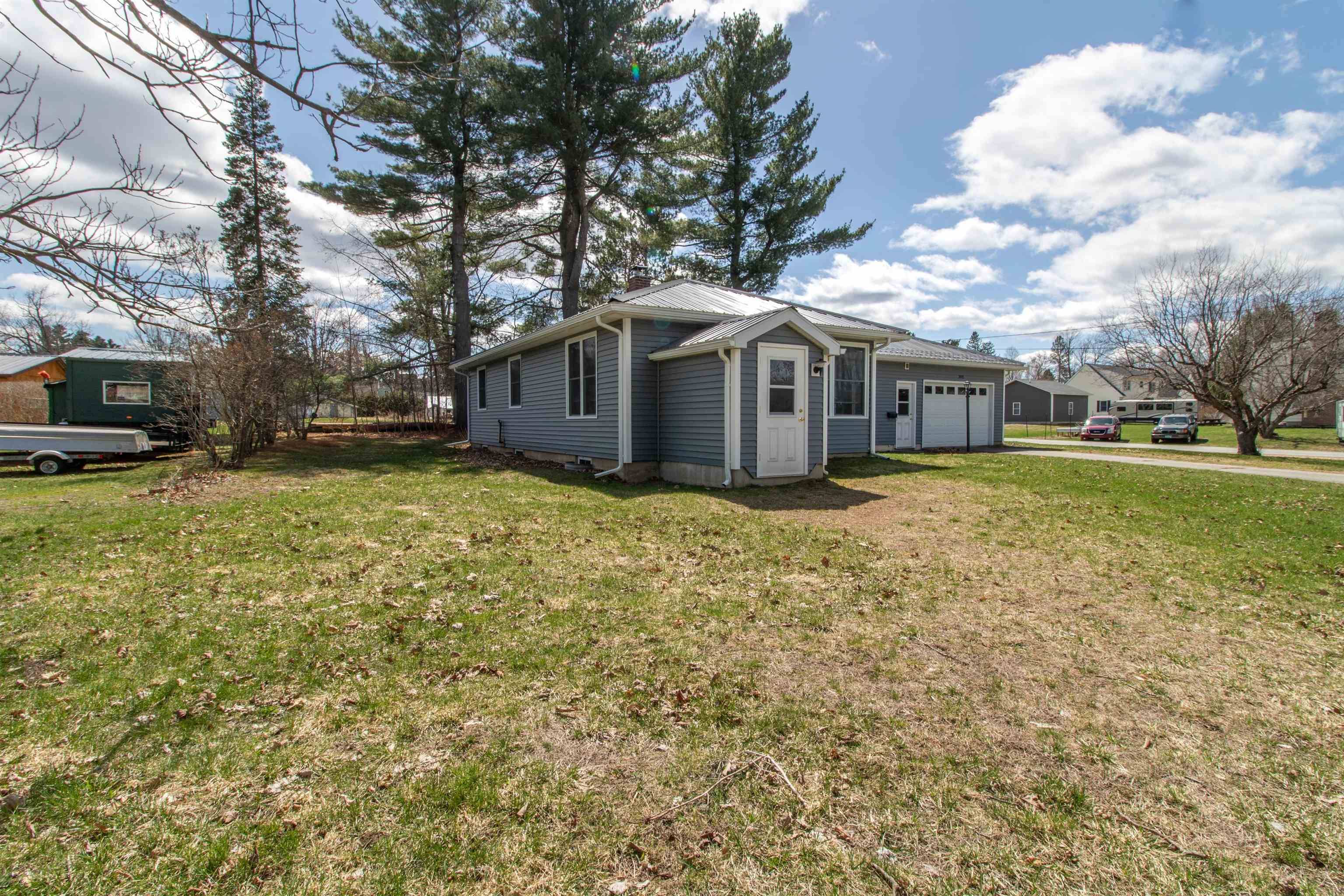 Newport City, VT 05855,300 Blake ST