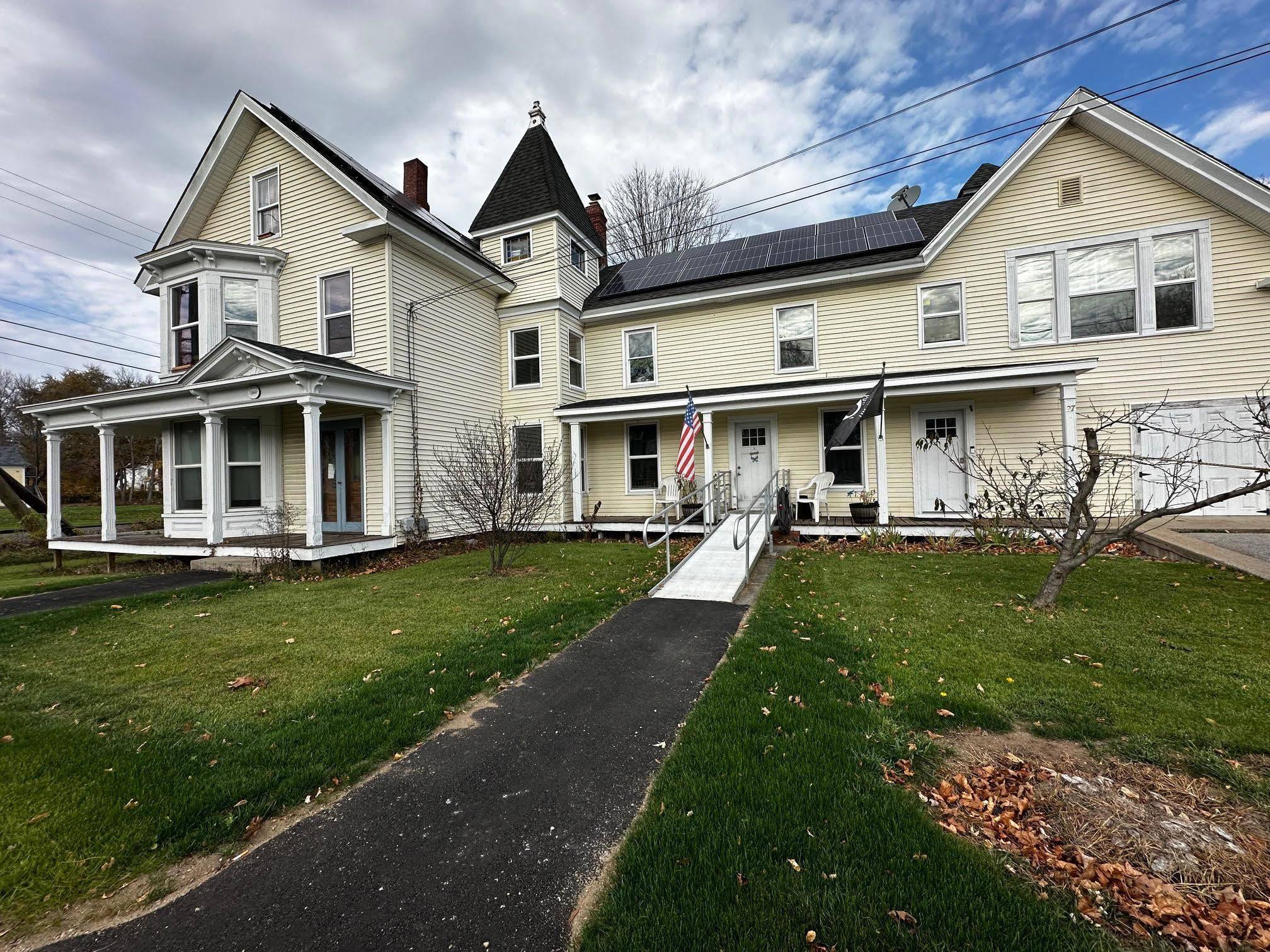 Goffstown, NH 03045,27 Elm ST