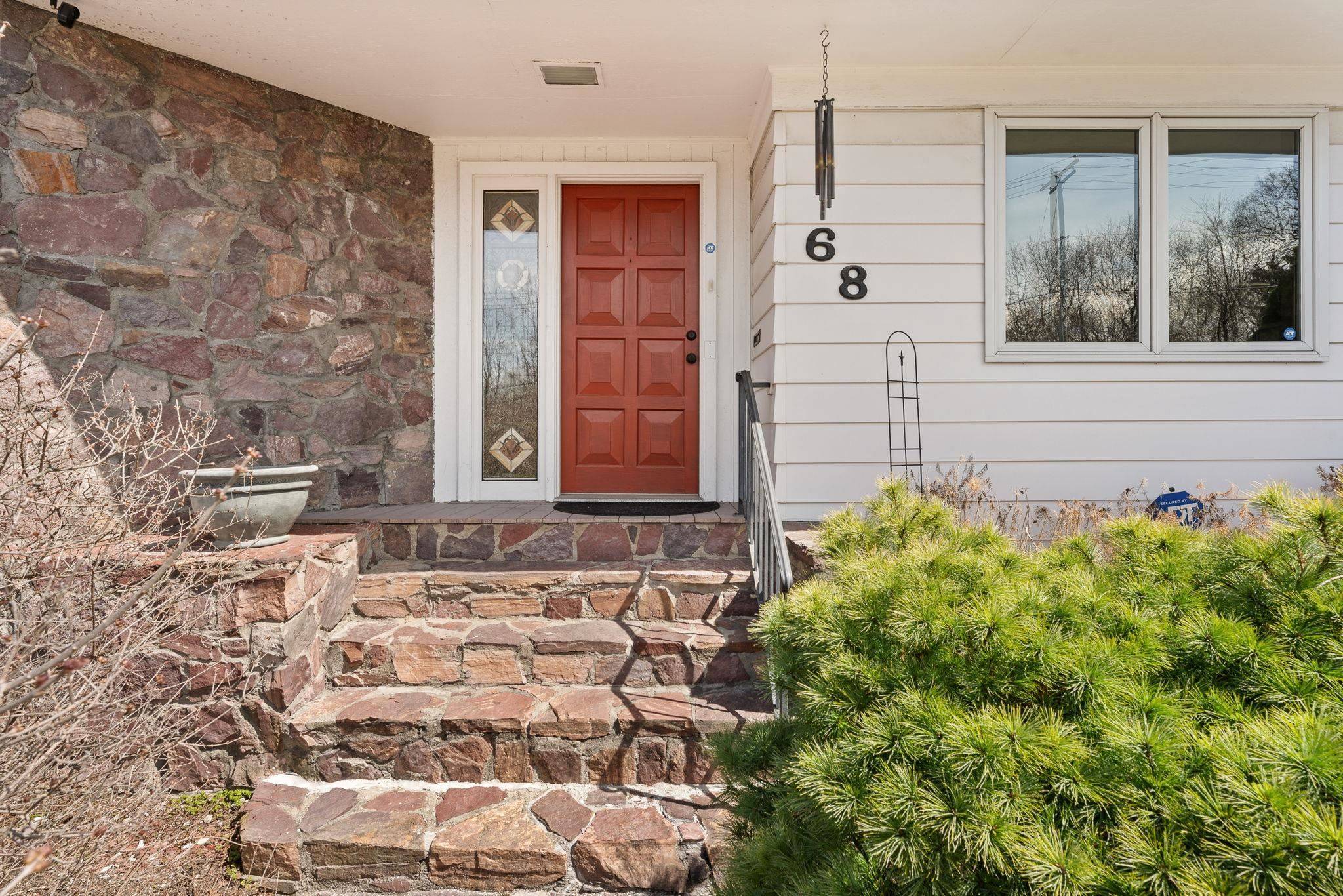 Burlington, VT 05401,68 Ledge RD