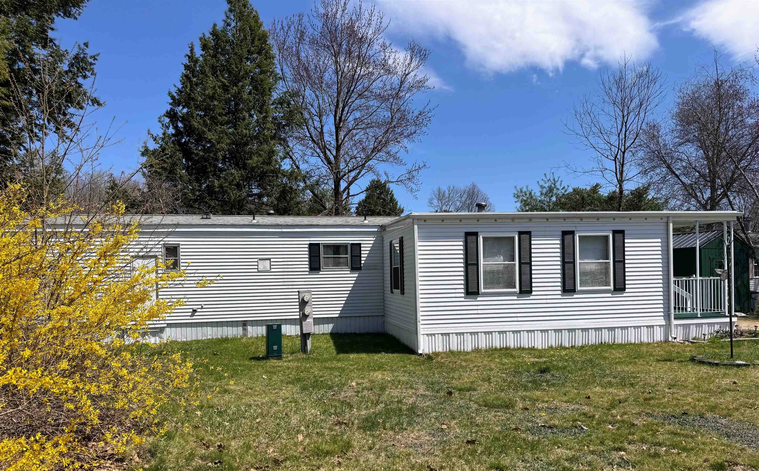 Rochester, NH 03867,11 South Cranberry LN