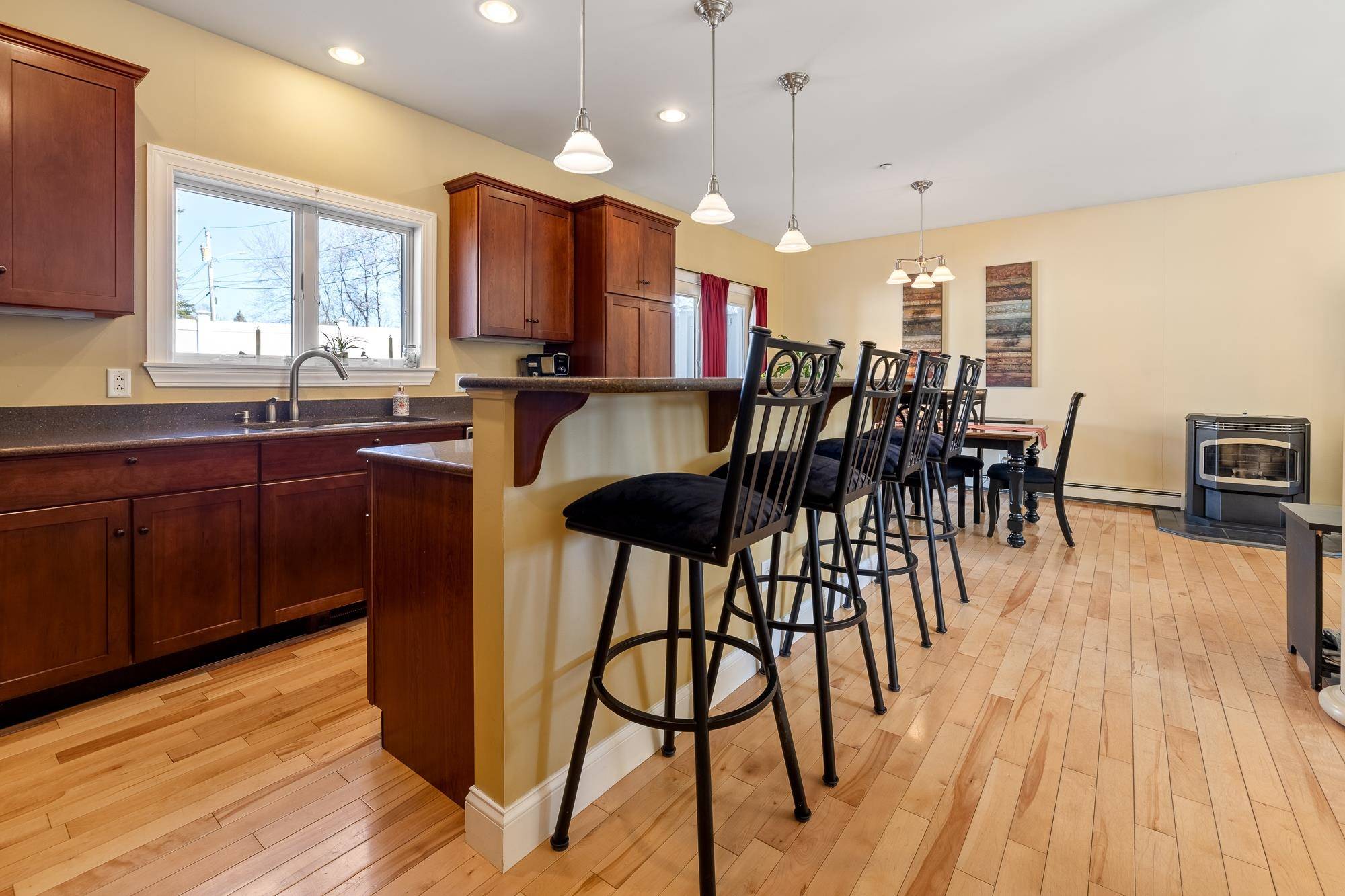 Lebanon, NH 03766,36 Dartmouth AVE