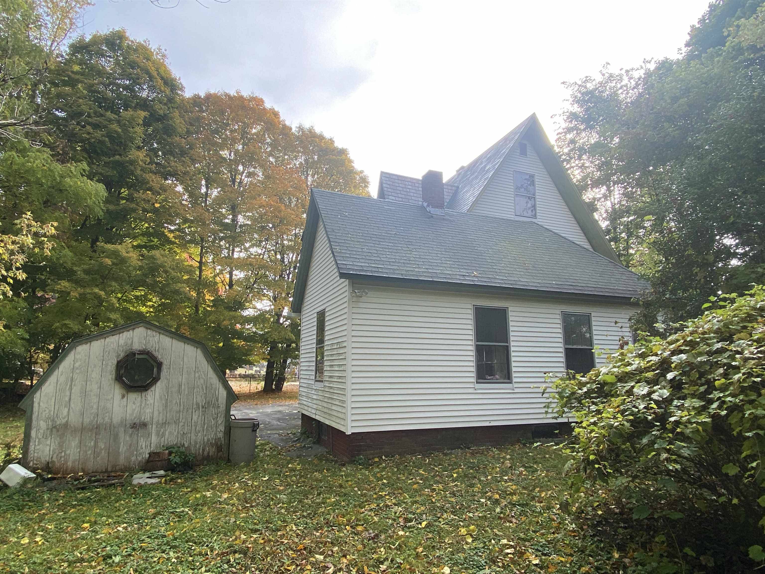 Rockingham, VT 05101,14 Cherry Hill ST