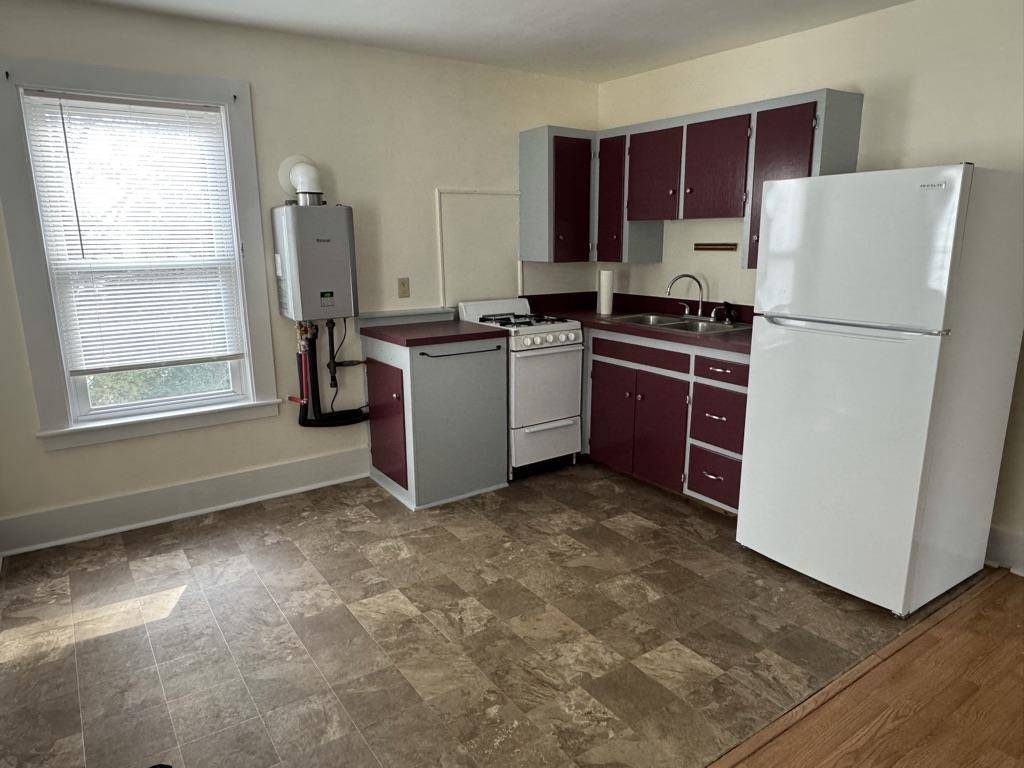 Exeter, NH 03833,7 Tremont ST #2