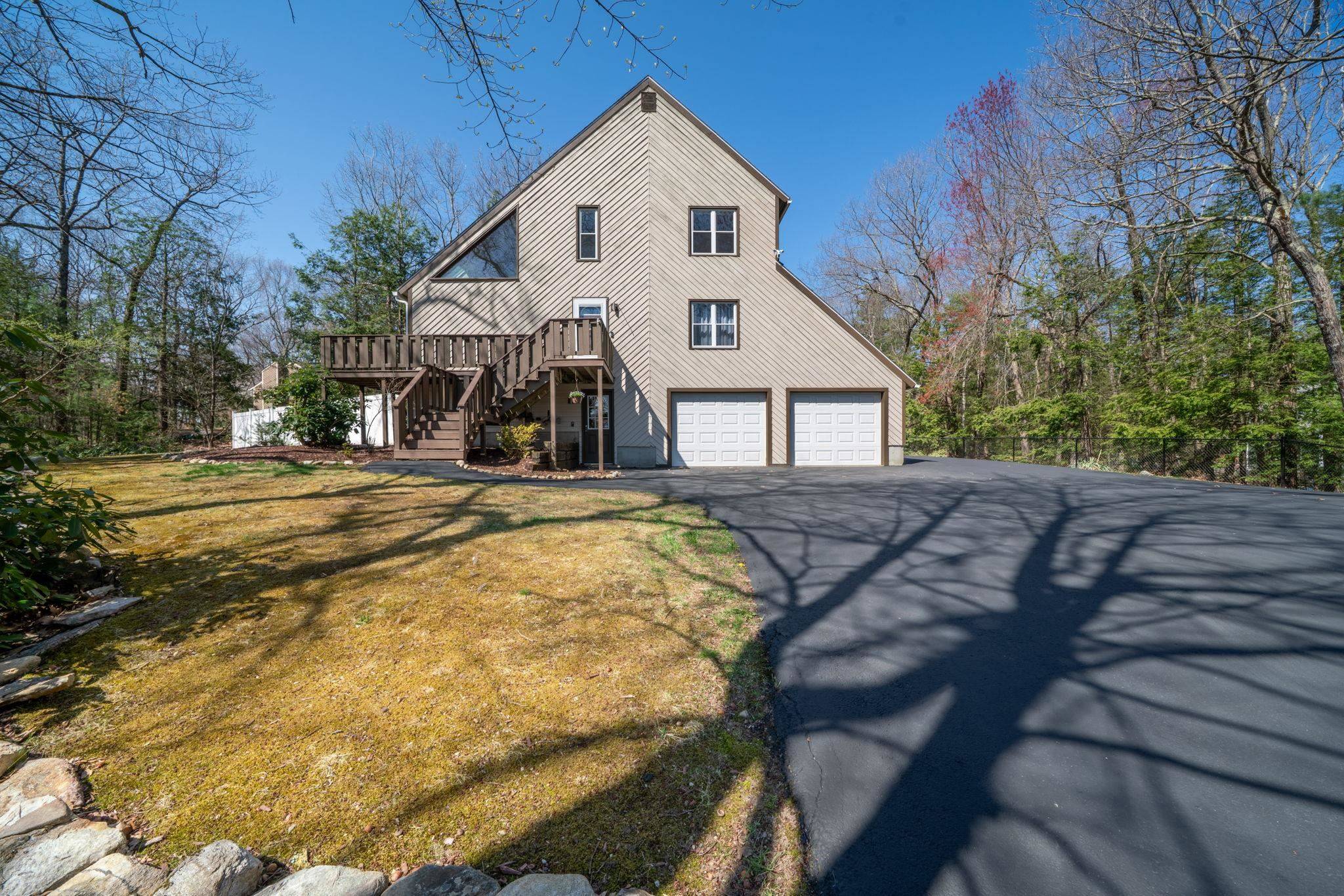 Londonderry, NH 03053,18 Seasons LN