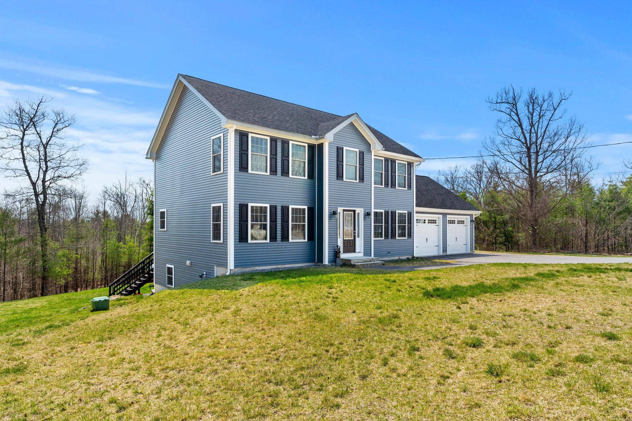 Weare, NH 03281,194 Rolling Hill DR