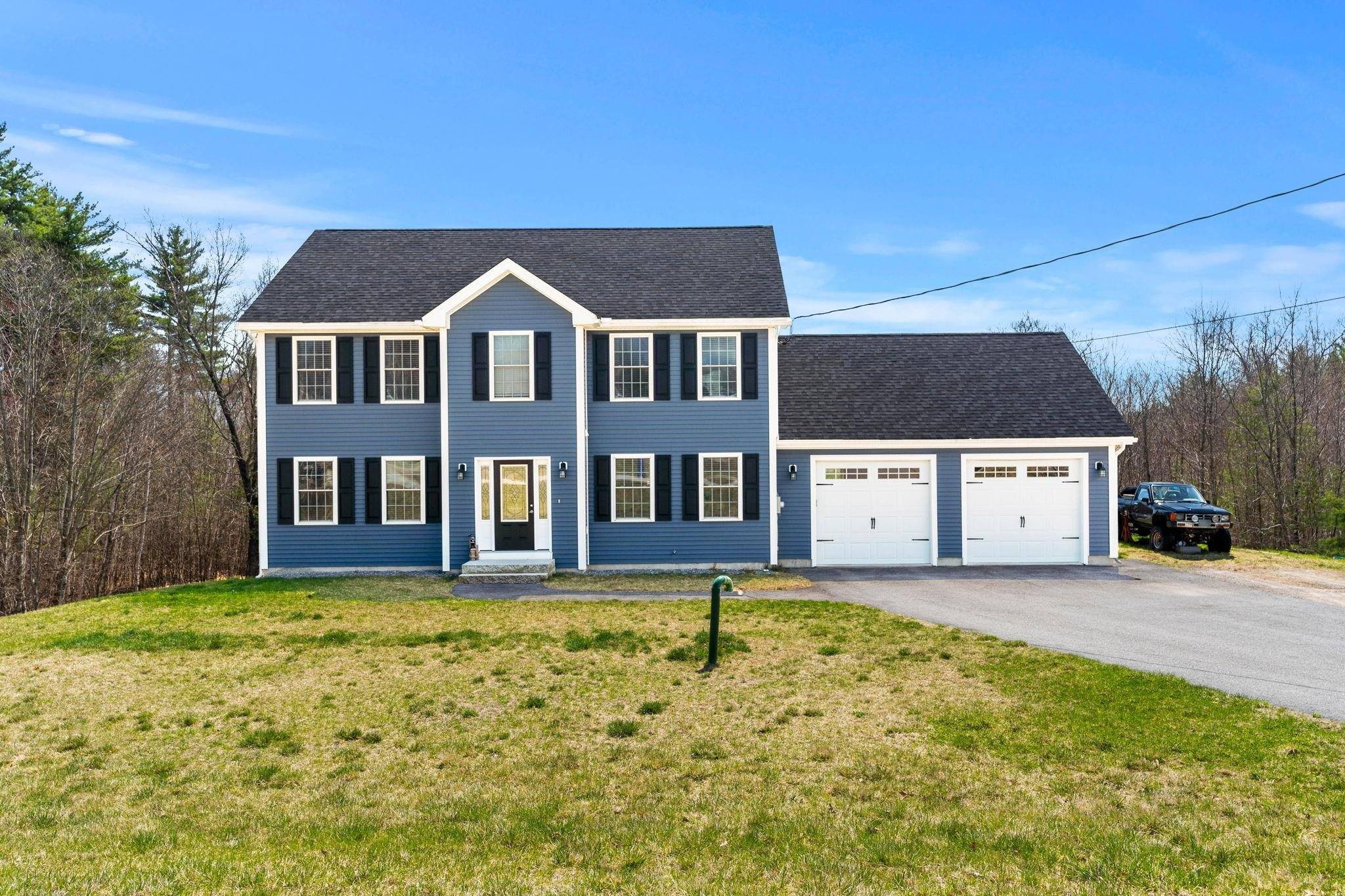 Weare, NH 03281,194 Rolling Hill DR