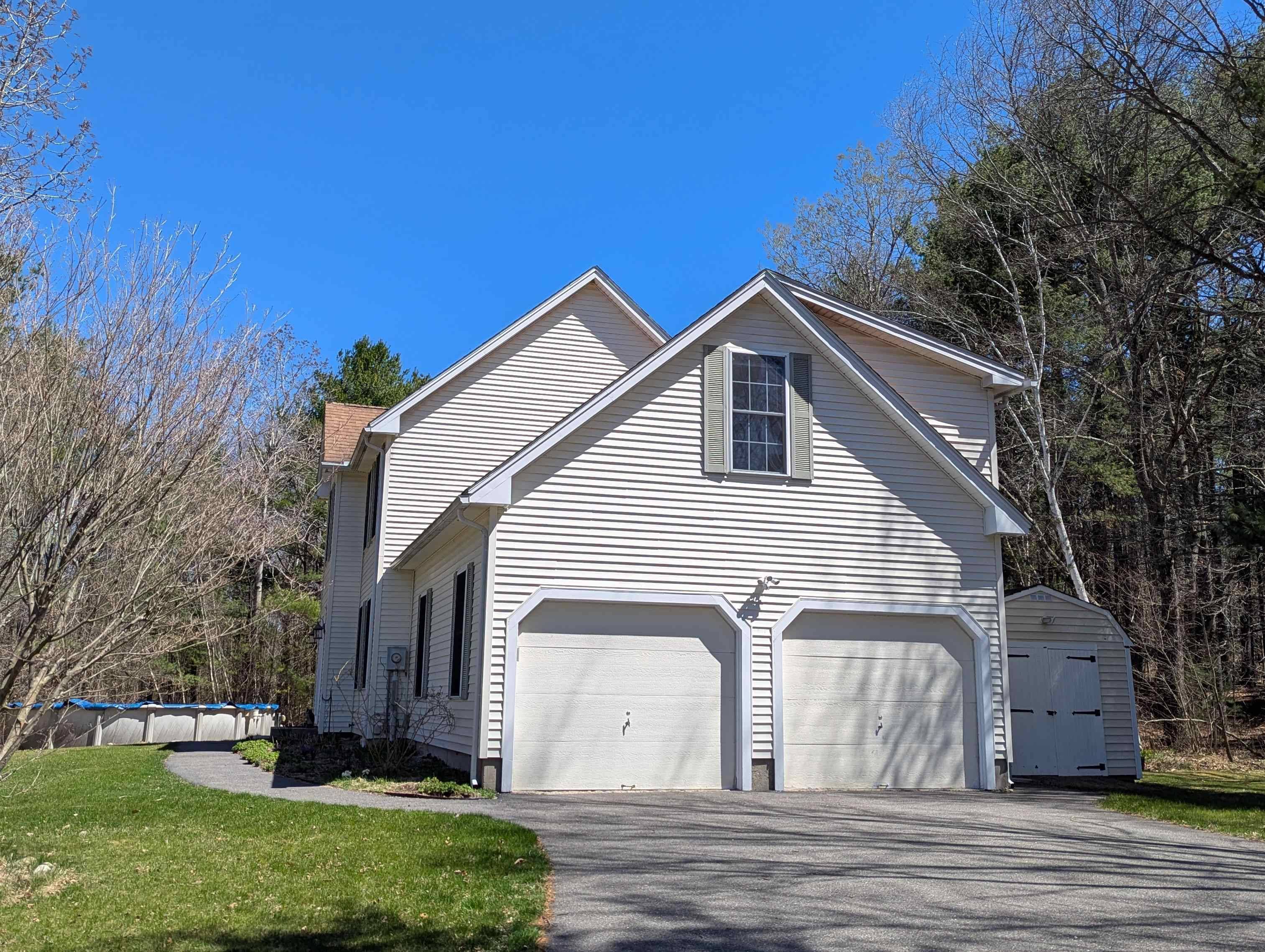 Londonderry, NH 03053,4 Sheridan DR