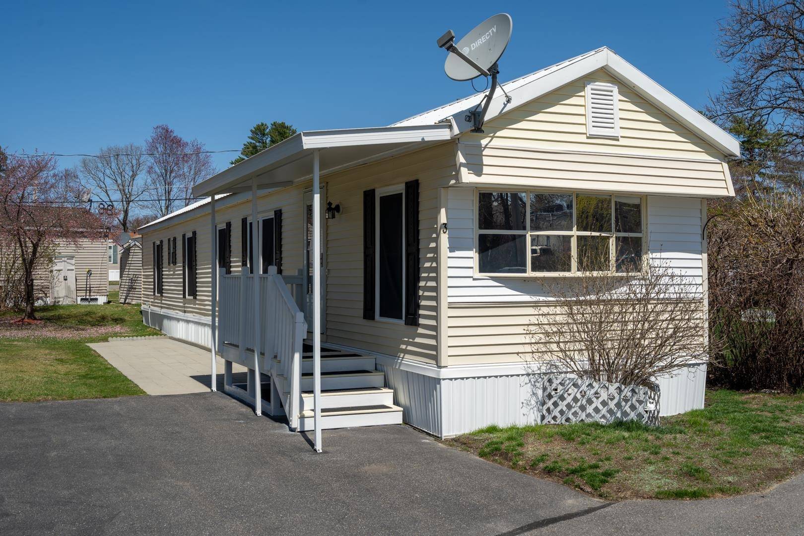 Londonderry, NH 03053,3 Hunter BLVD