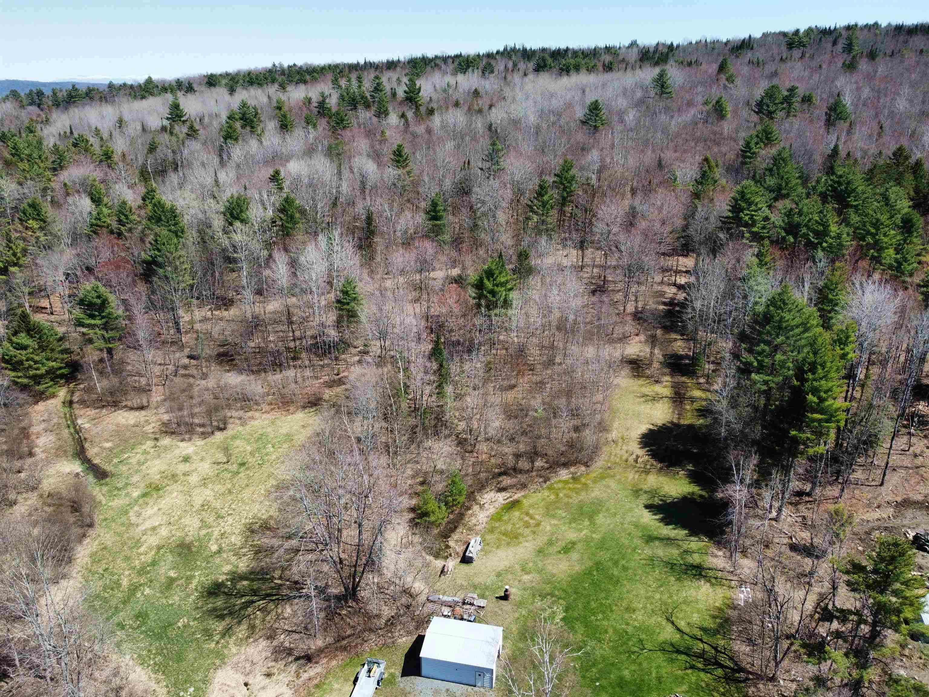 Newbury, VT 05051,236 Mace RD