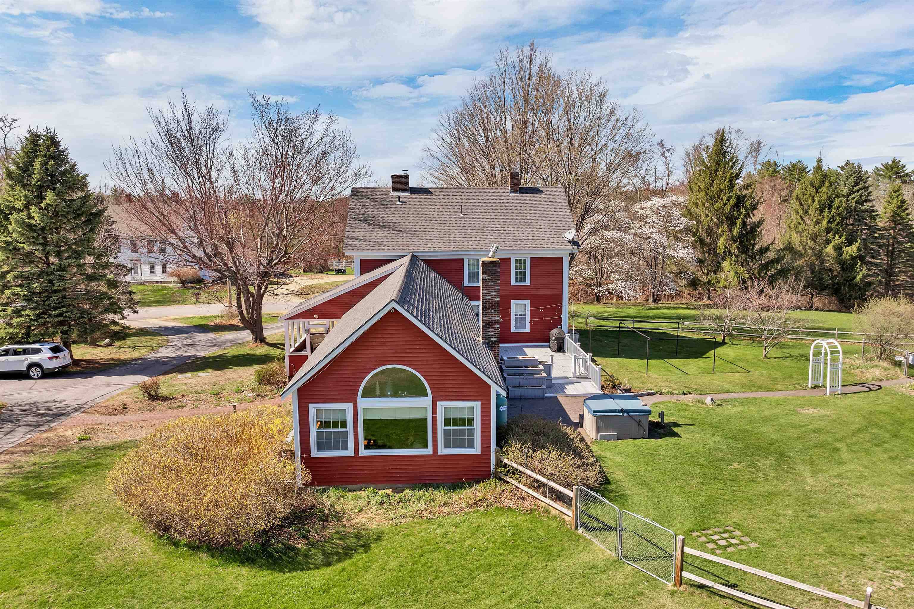 Loudon, NH 03307,7449 School ST