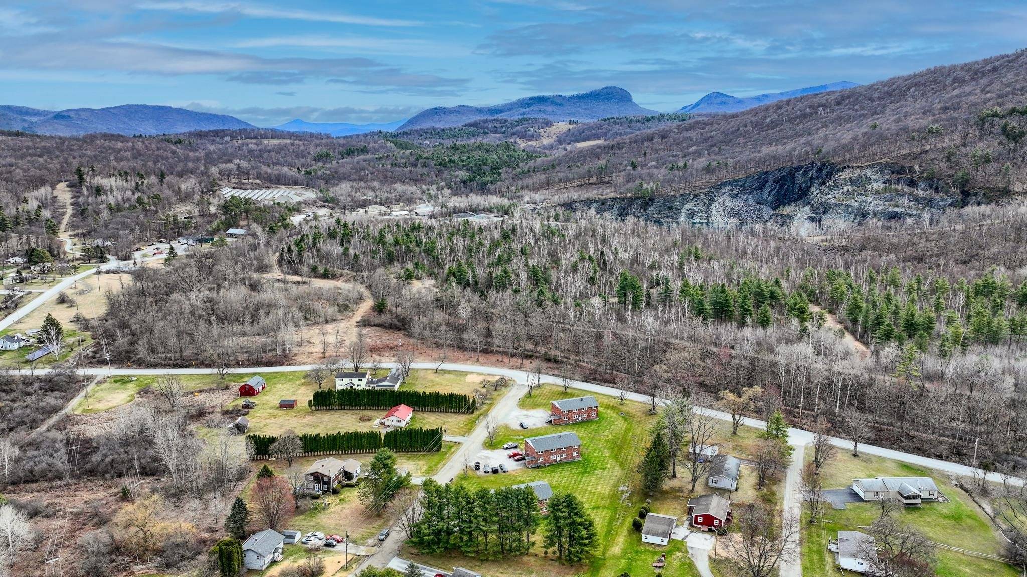 35 Meadow LN Castleton, VT 05732