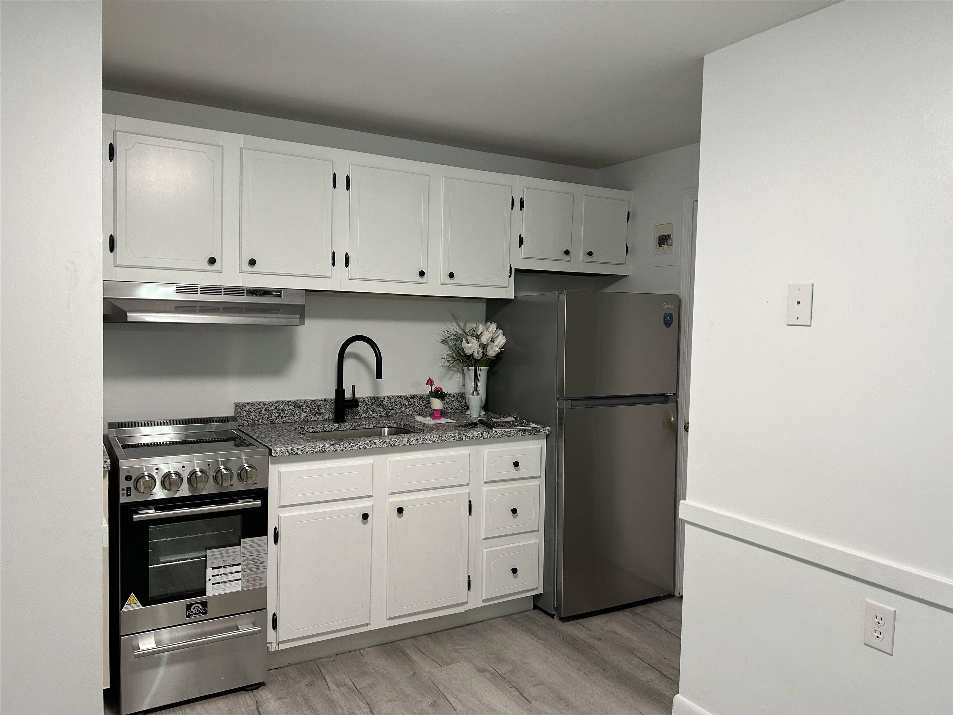 Derry, NH 03038,90 E Broadway ST #23
