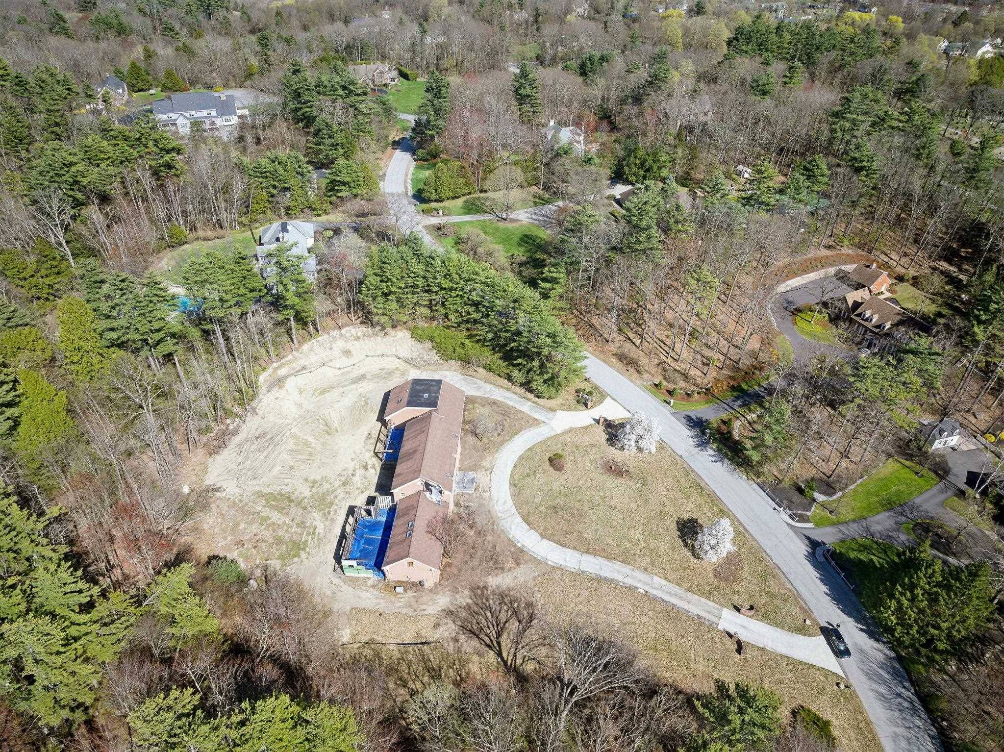 Bedford, NH 03110,19 Riddle DR