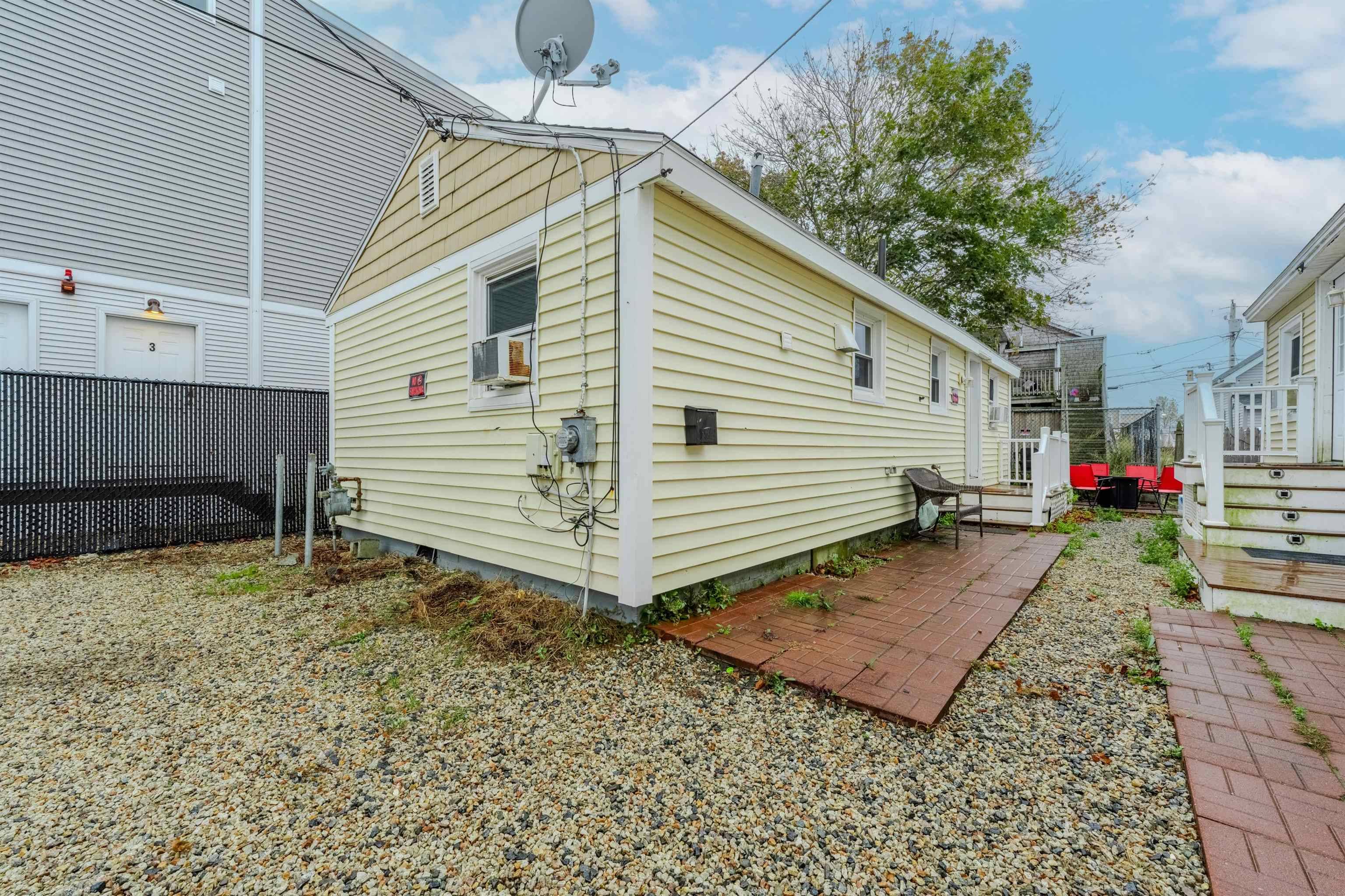 Hampton, NH 03842,7 Perkins AVE #C