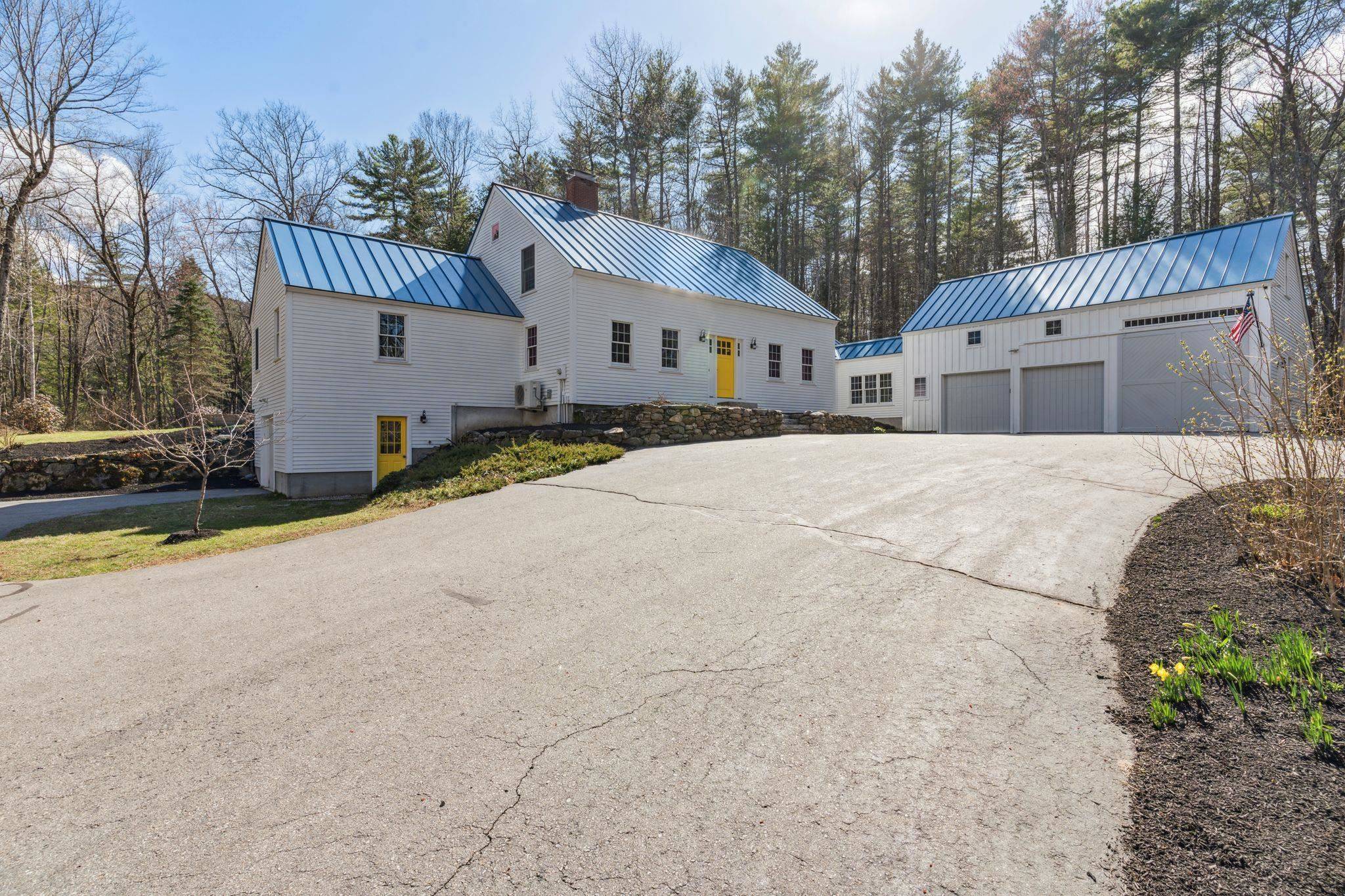 Brookfield, NH 03872,65 Moose Mountain RD