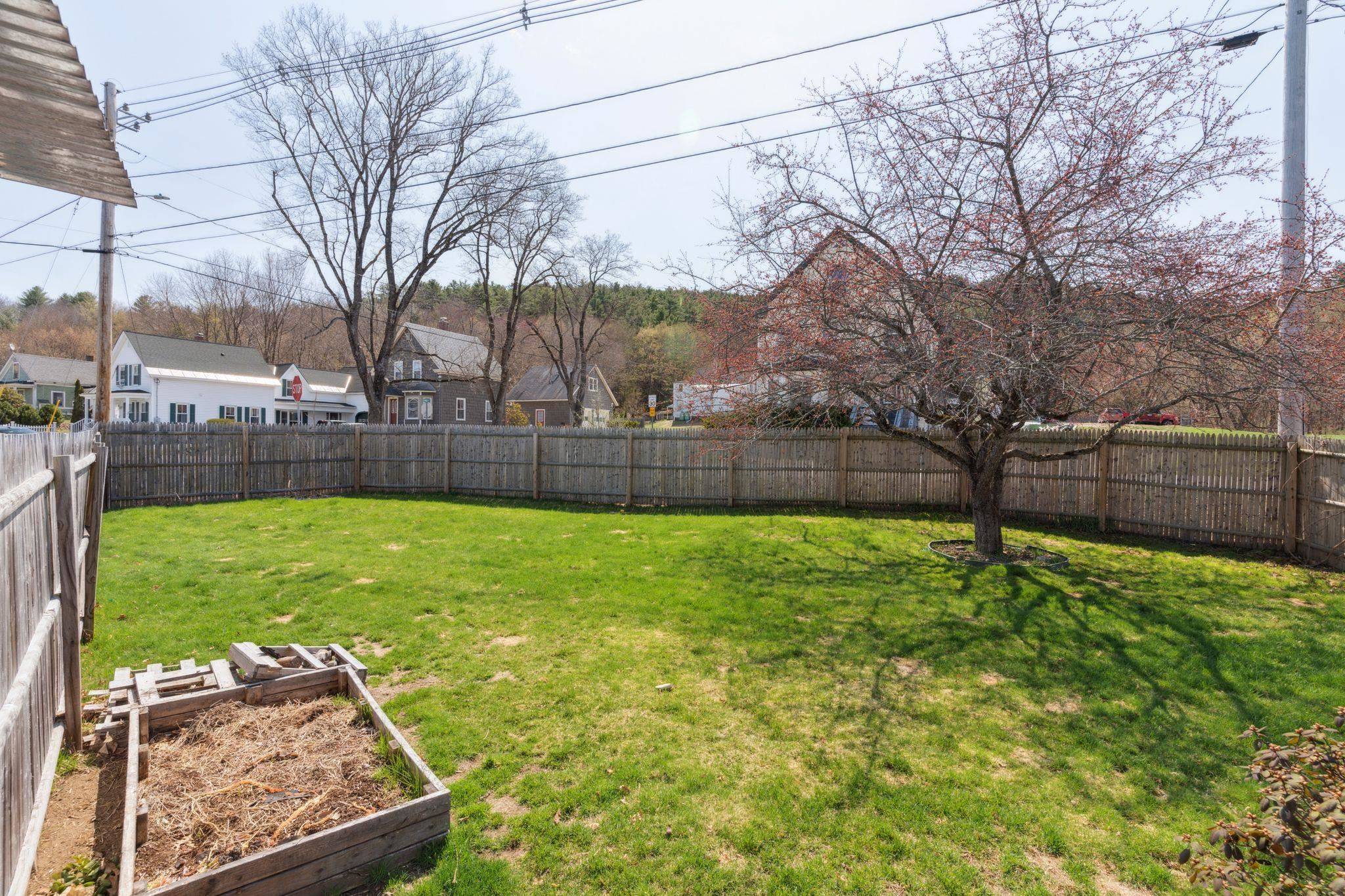 Claremont, NH 03743,71 Chestnut ST