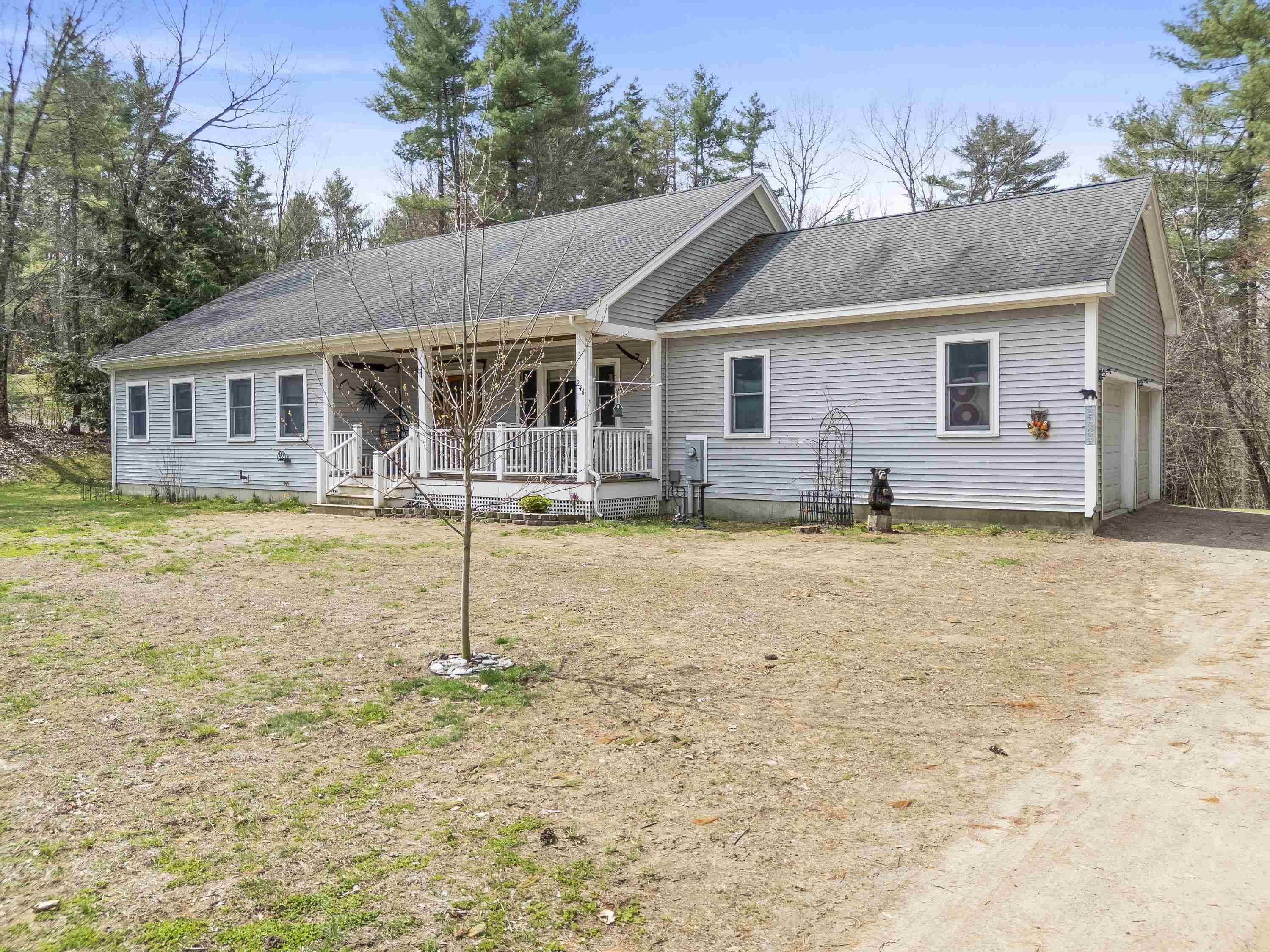 Lee, NH 03861,246 Lee Hook RD