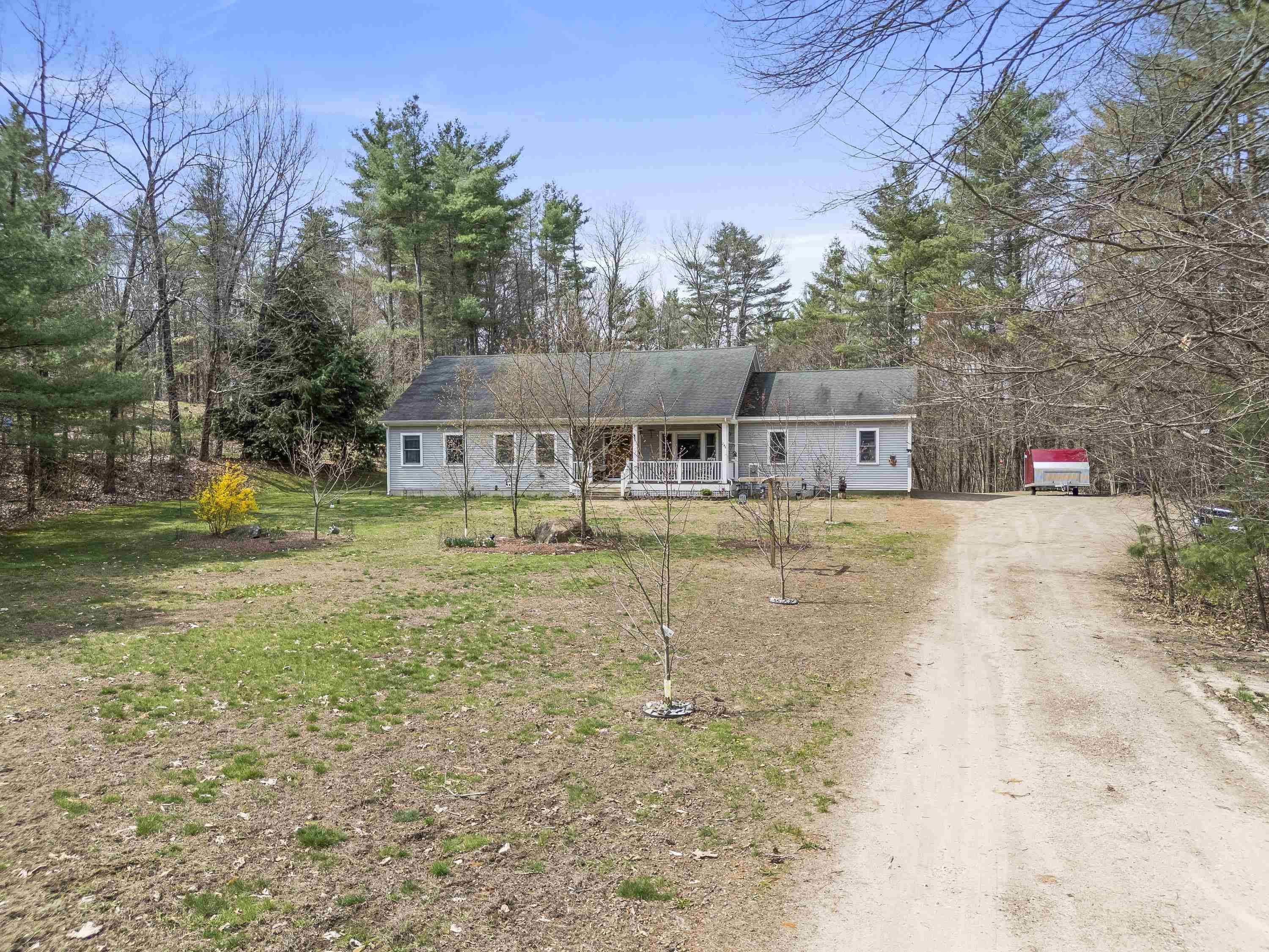 Lee, NH 03861,246 Lee Hook RD
