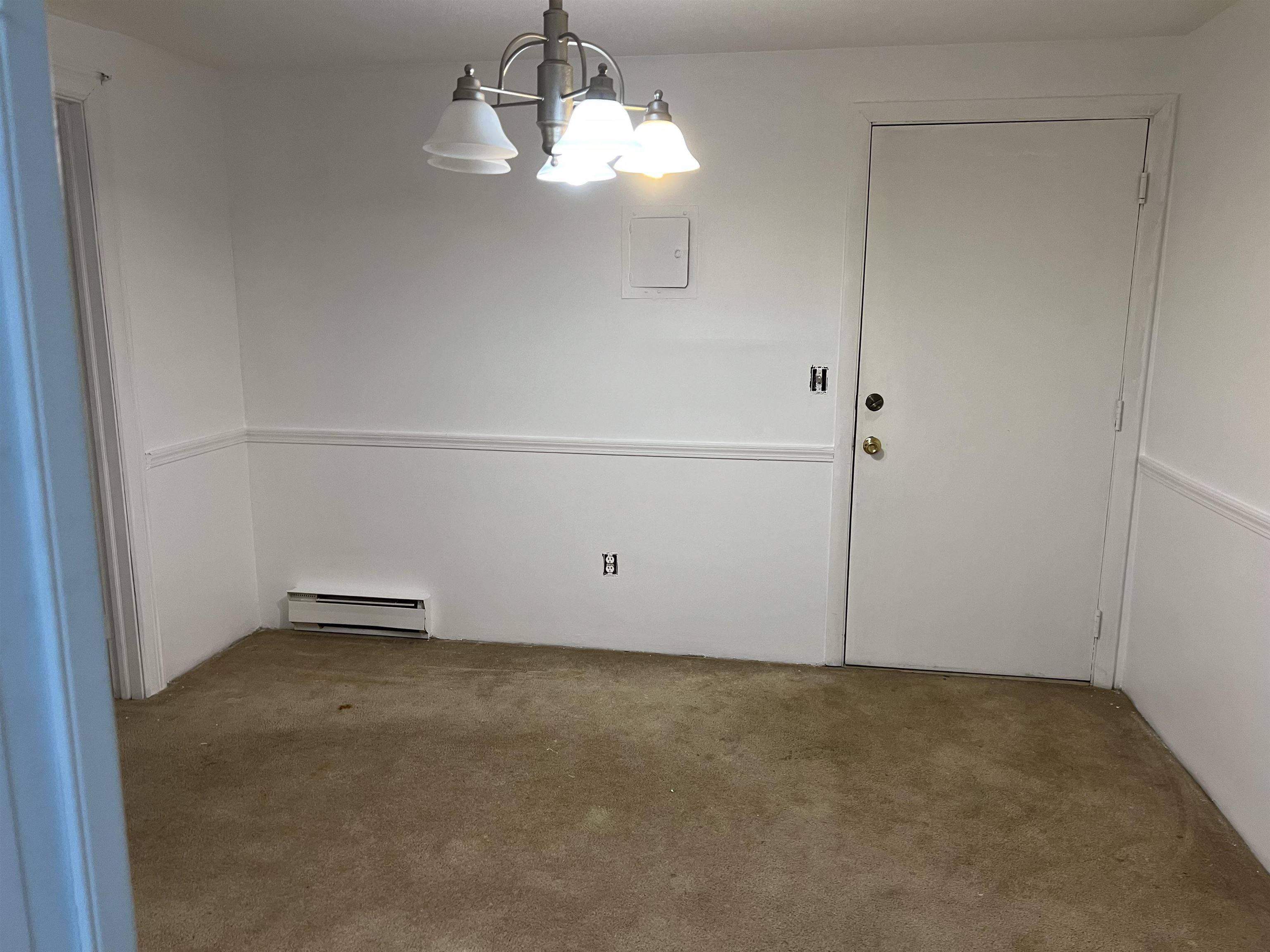 Manchester, NH 03102,131 English Village RD #204