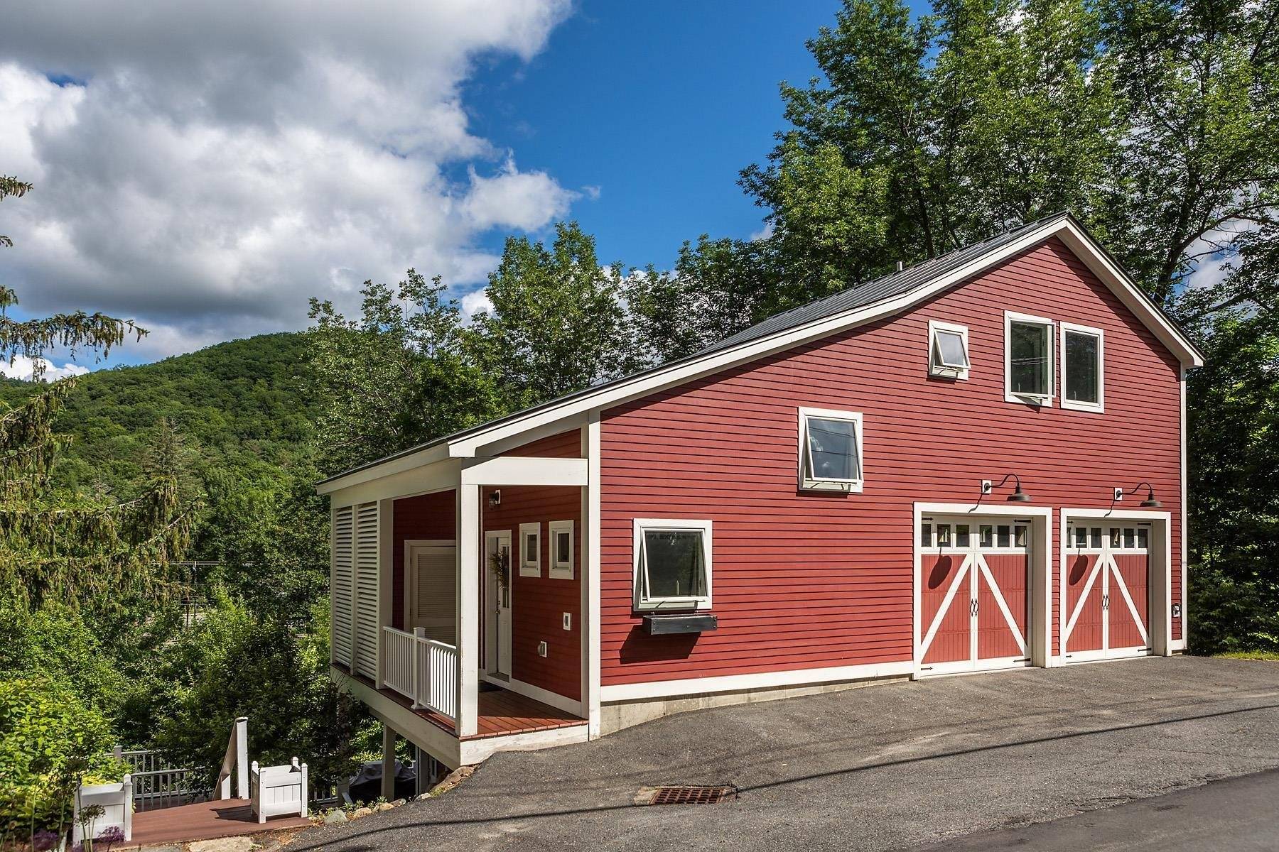 Woodstock, VT 05091,11 College Hill RD