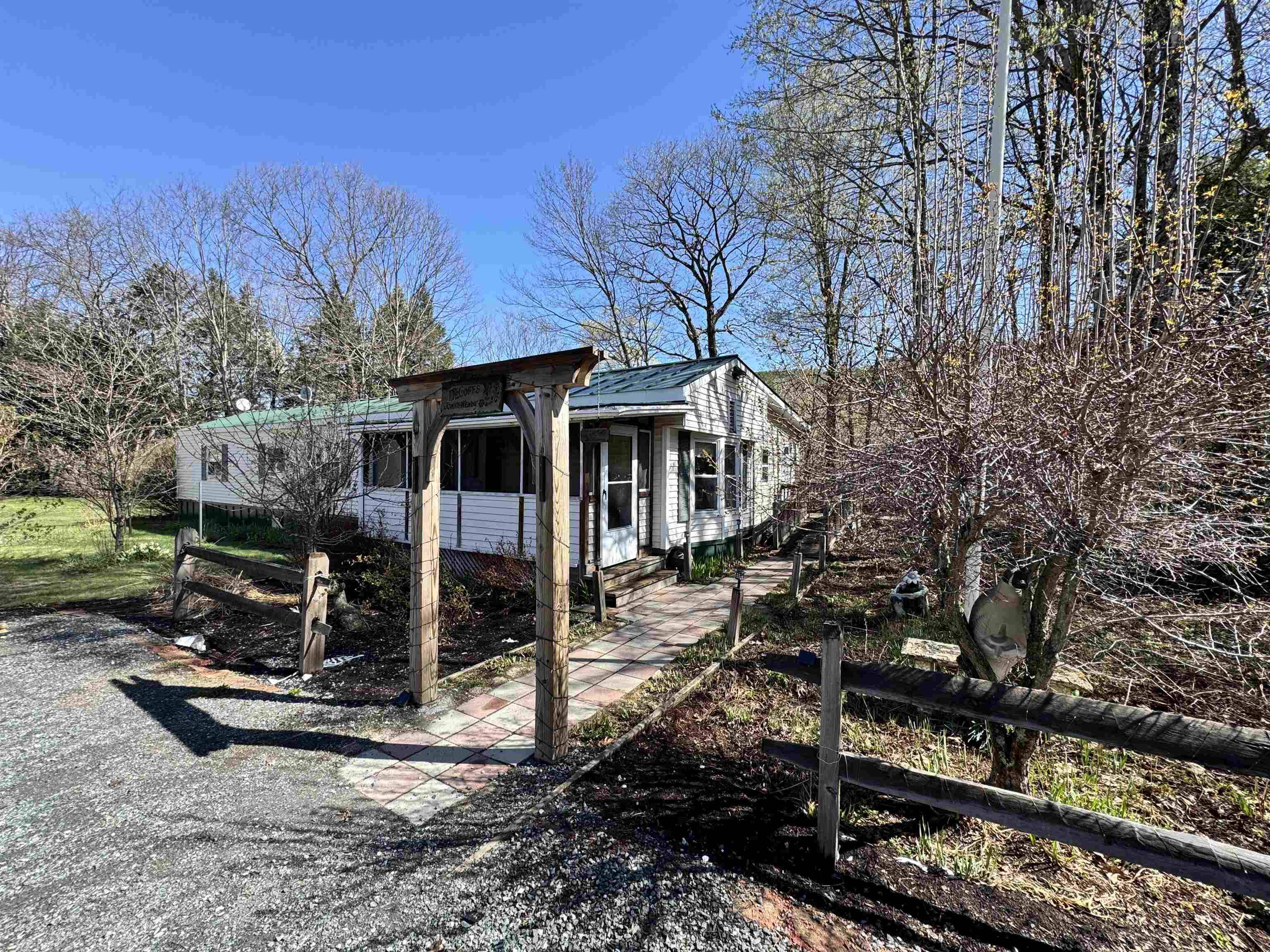 Hartford, VT 05001,65 Peachtree LN