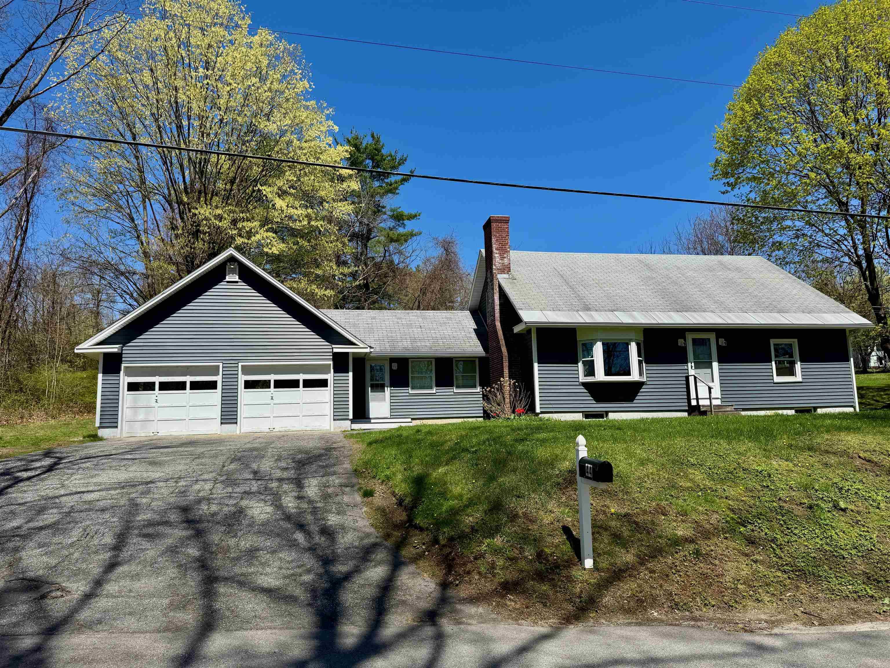 Hinsdale, NH 03451,44 Prospect ST
