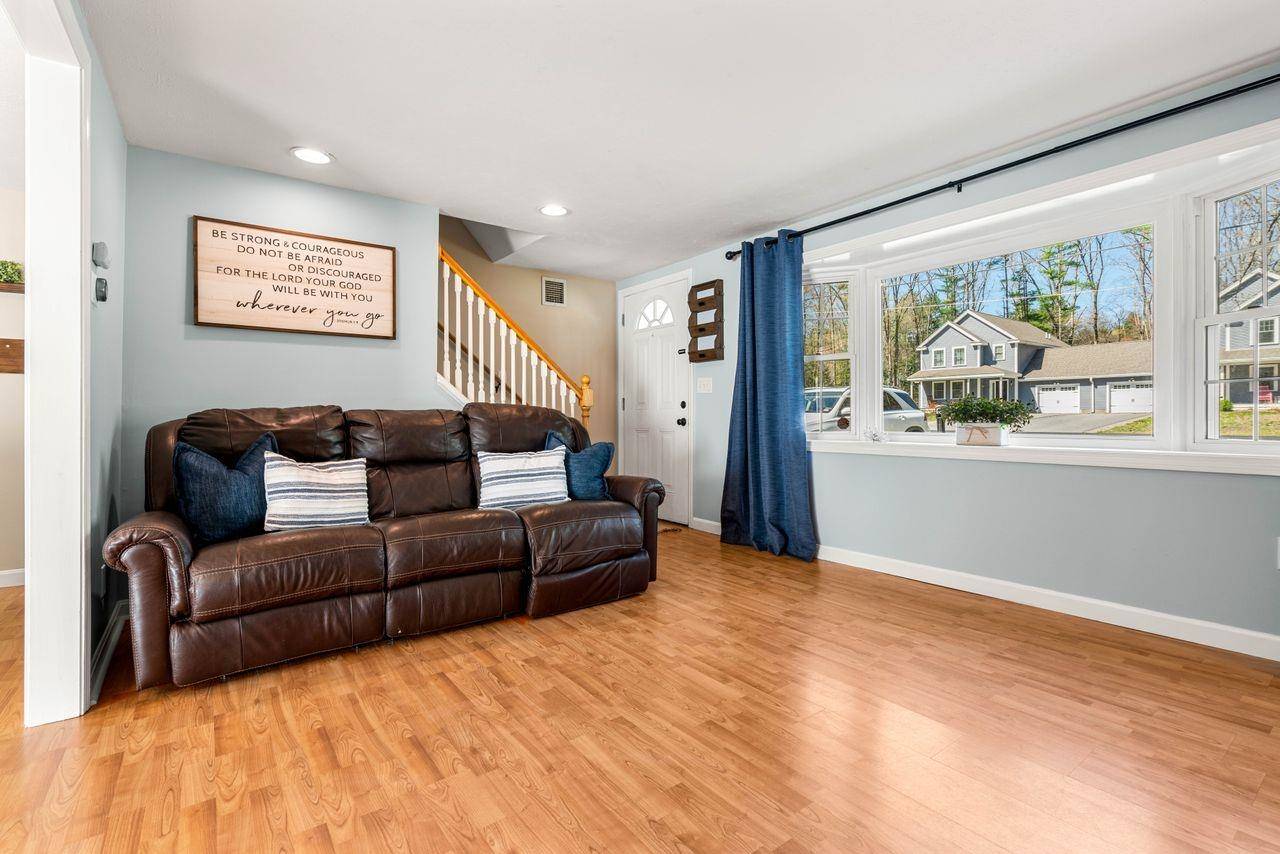 Amherst, NH 03031,19 Deerwood DR #B