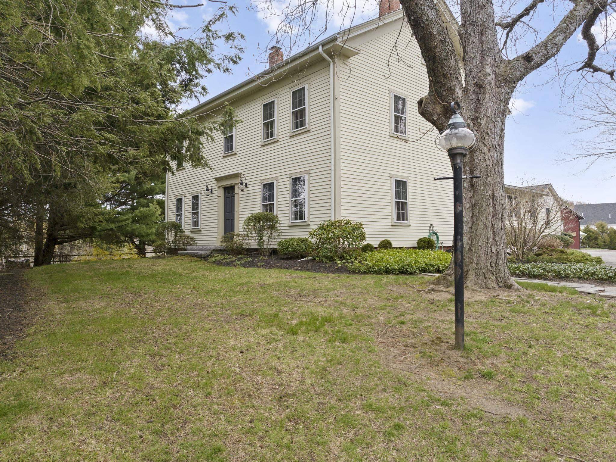 Exeter, NH 03833,64 Kingston RD