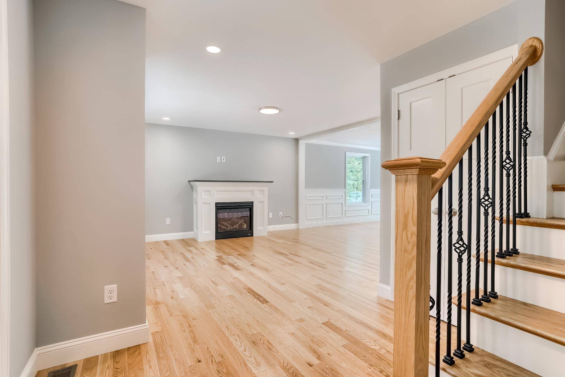Concord, NH 03301,20 Shelburne LN