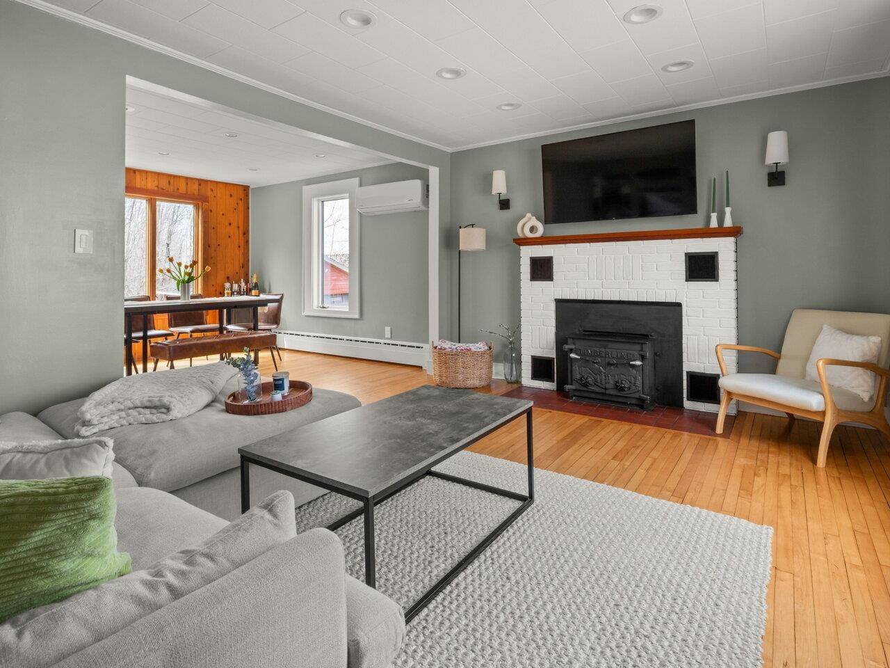 St. Albans Town, VT 05478,352 Lake RD