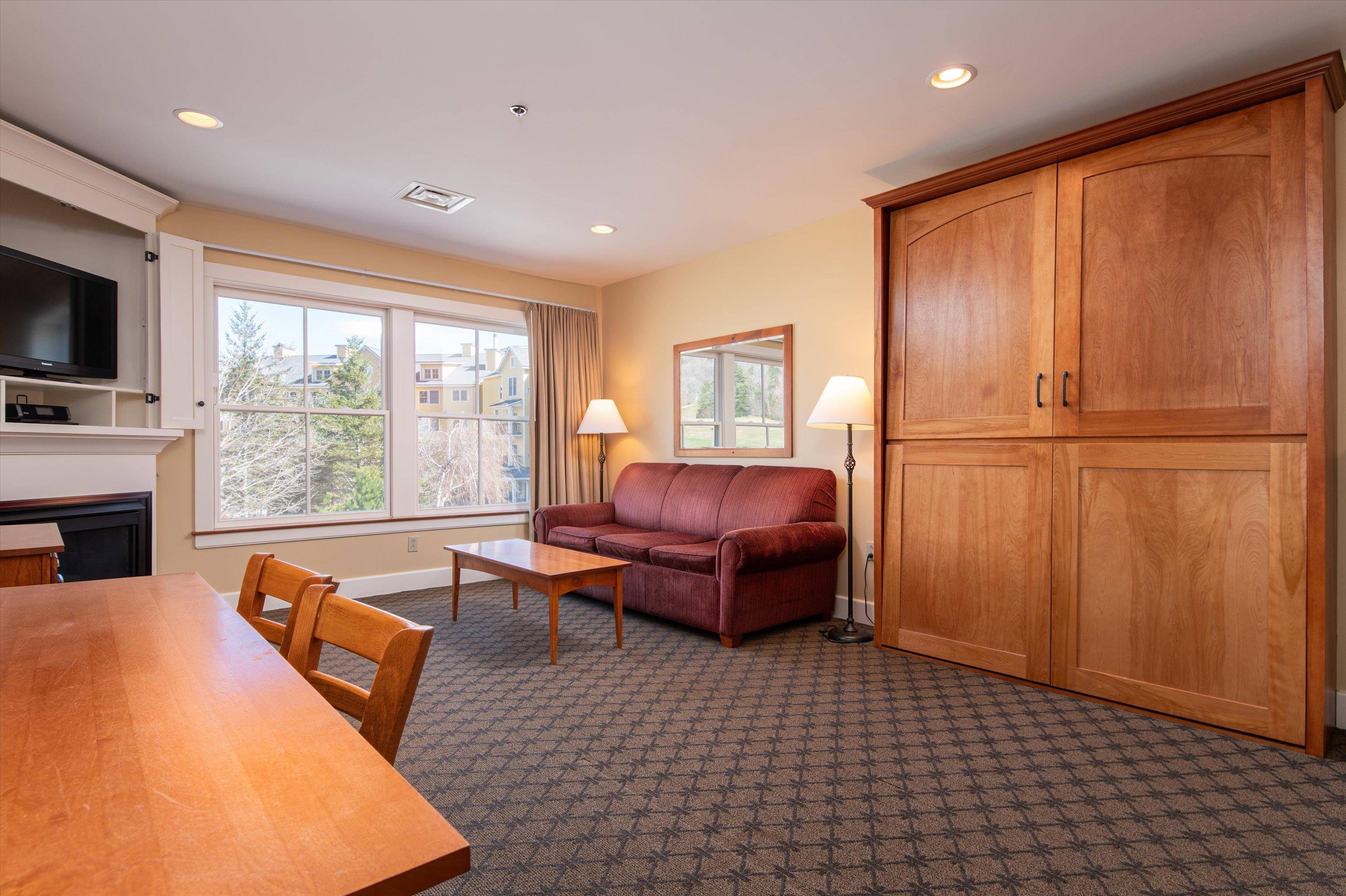 Ludlow, VT 05149,211/213 Qtr. I I Jackson Gore Inn