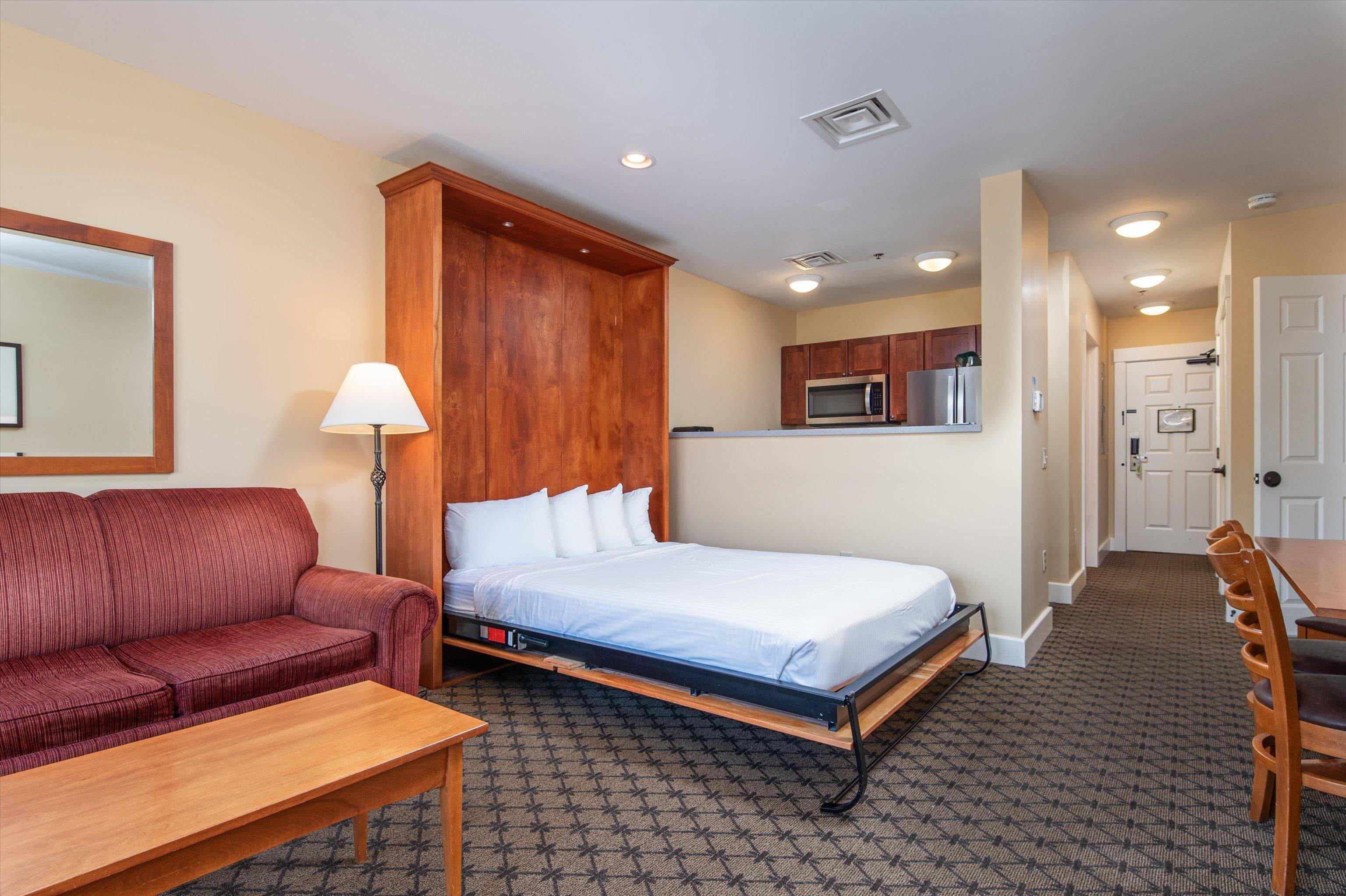 Ludlow, VT 05149,211/213 Qtr. I I Jackson Gore Inn