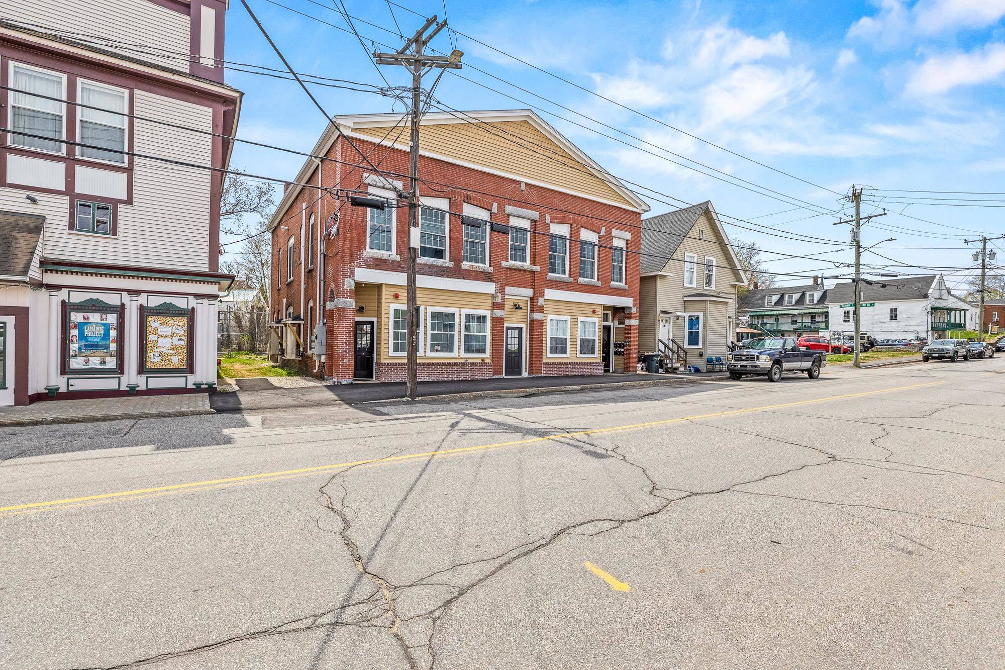 Pittsfield, NH 03263,8 Depot ST