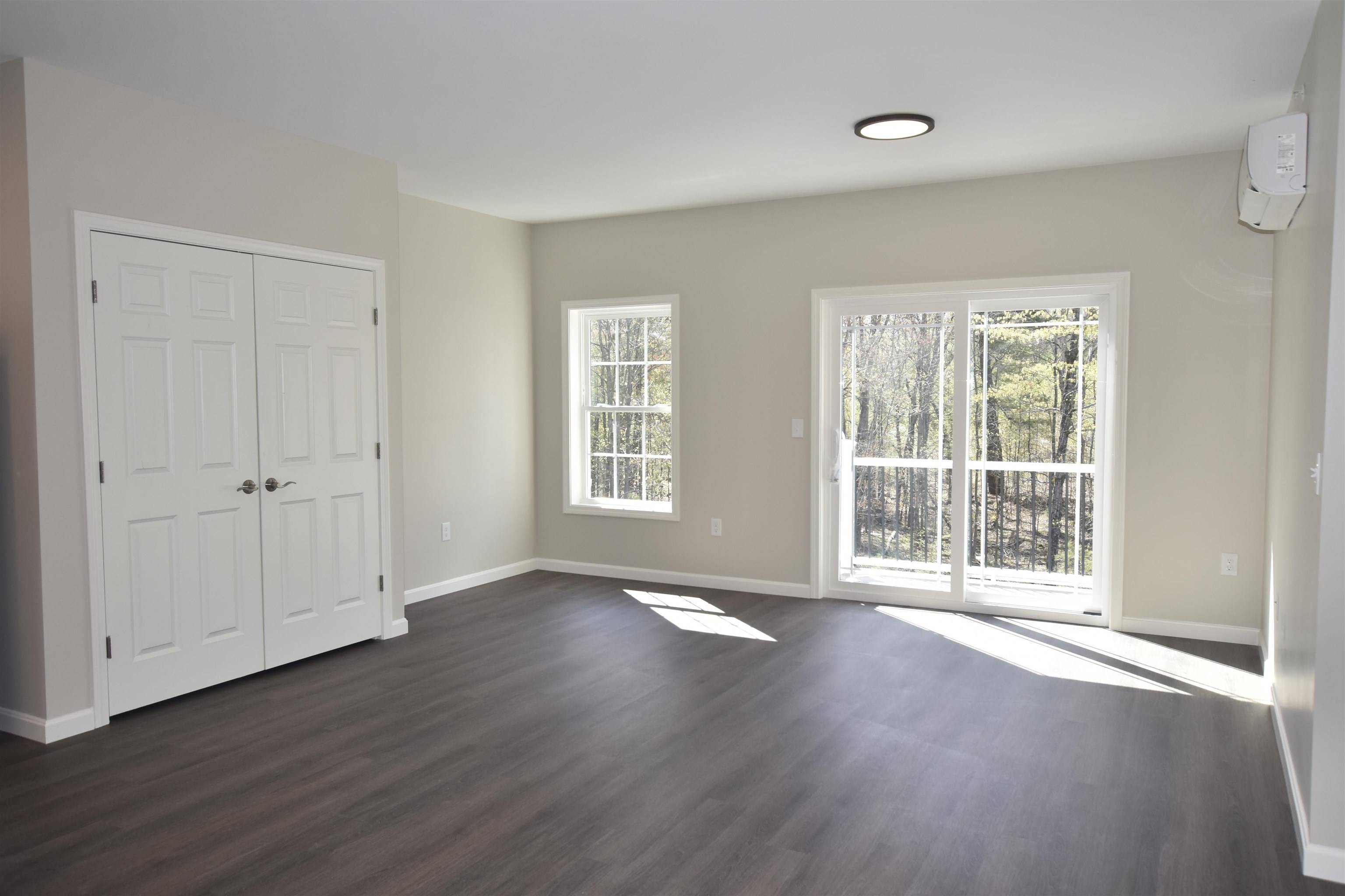 Londonderry, NH 03053,217 Rockingham RD #305