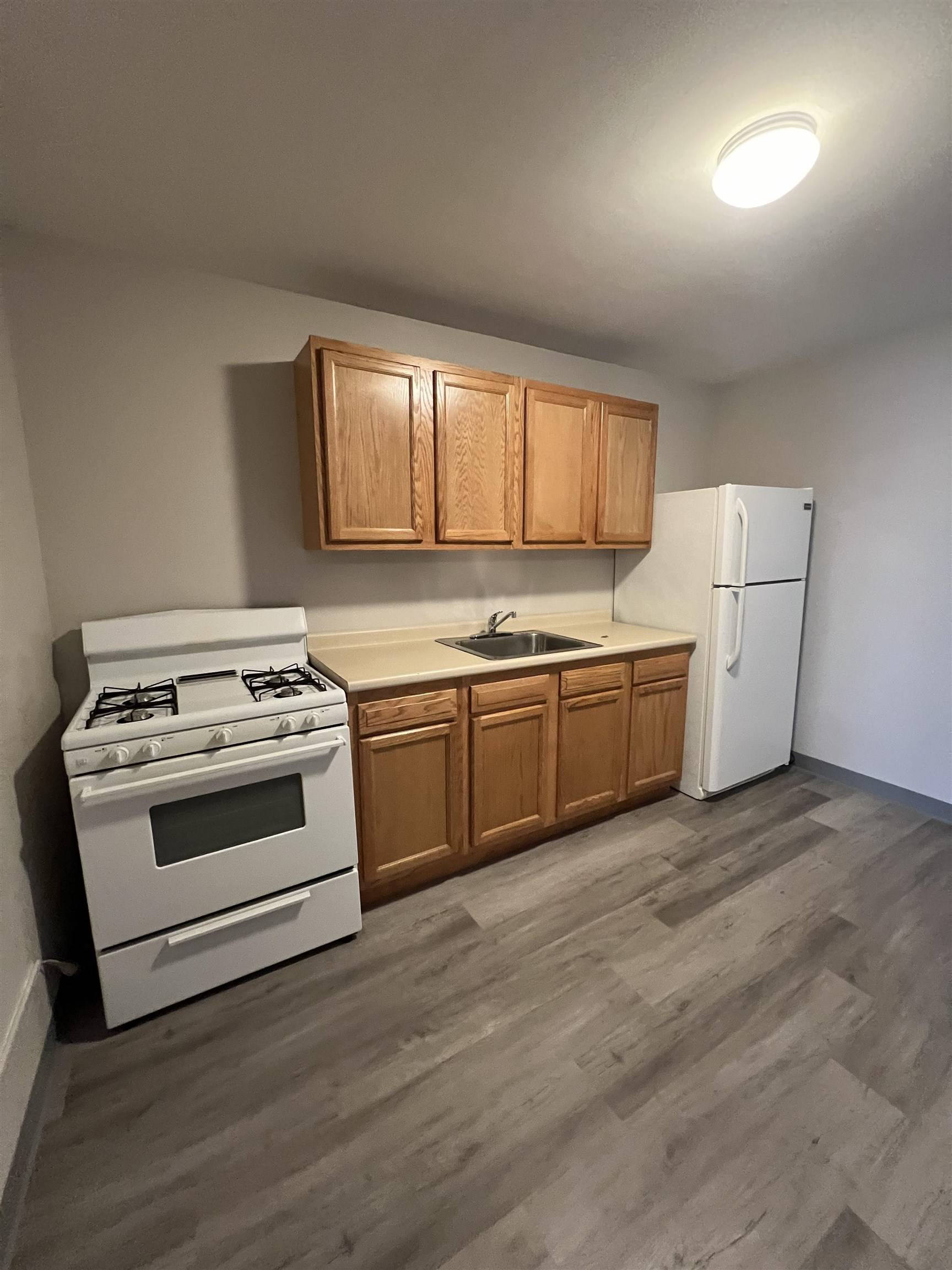 Manchester, NH 03101,1101 Elm ST #302