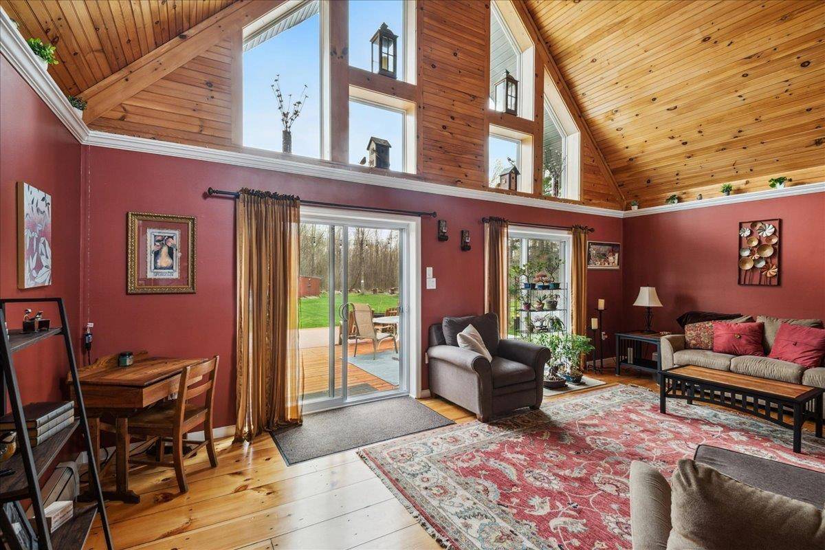 Grand Isle, VT 05458,53 Moccasin AVE
