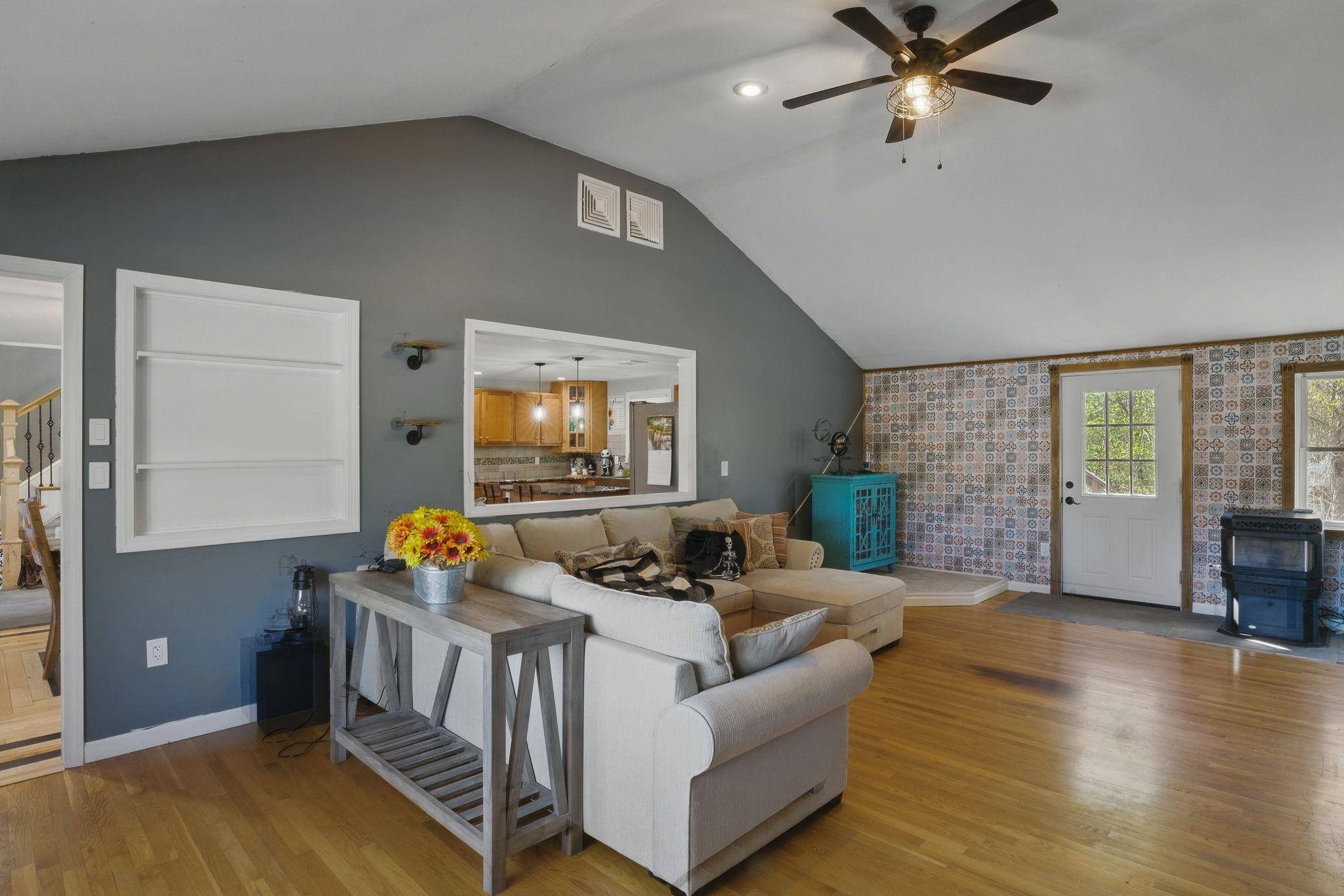 7 Lane RD Pelham, NH 03076