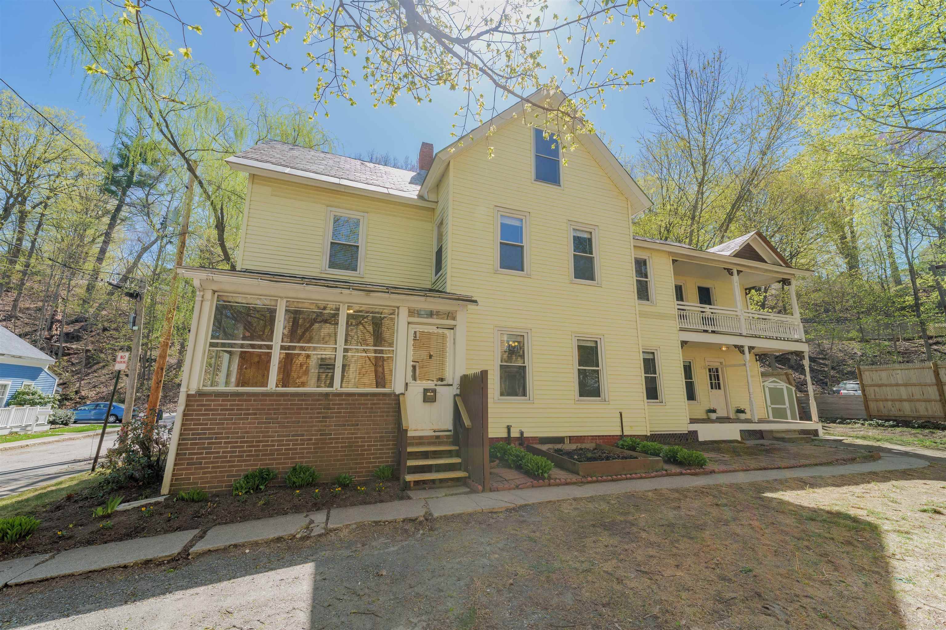 Brattleboro, VT 05301,27 Horton PL