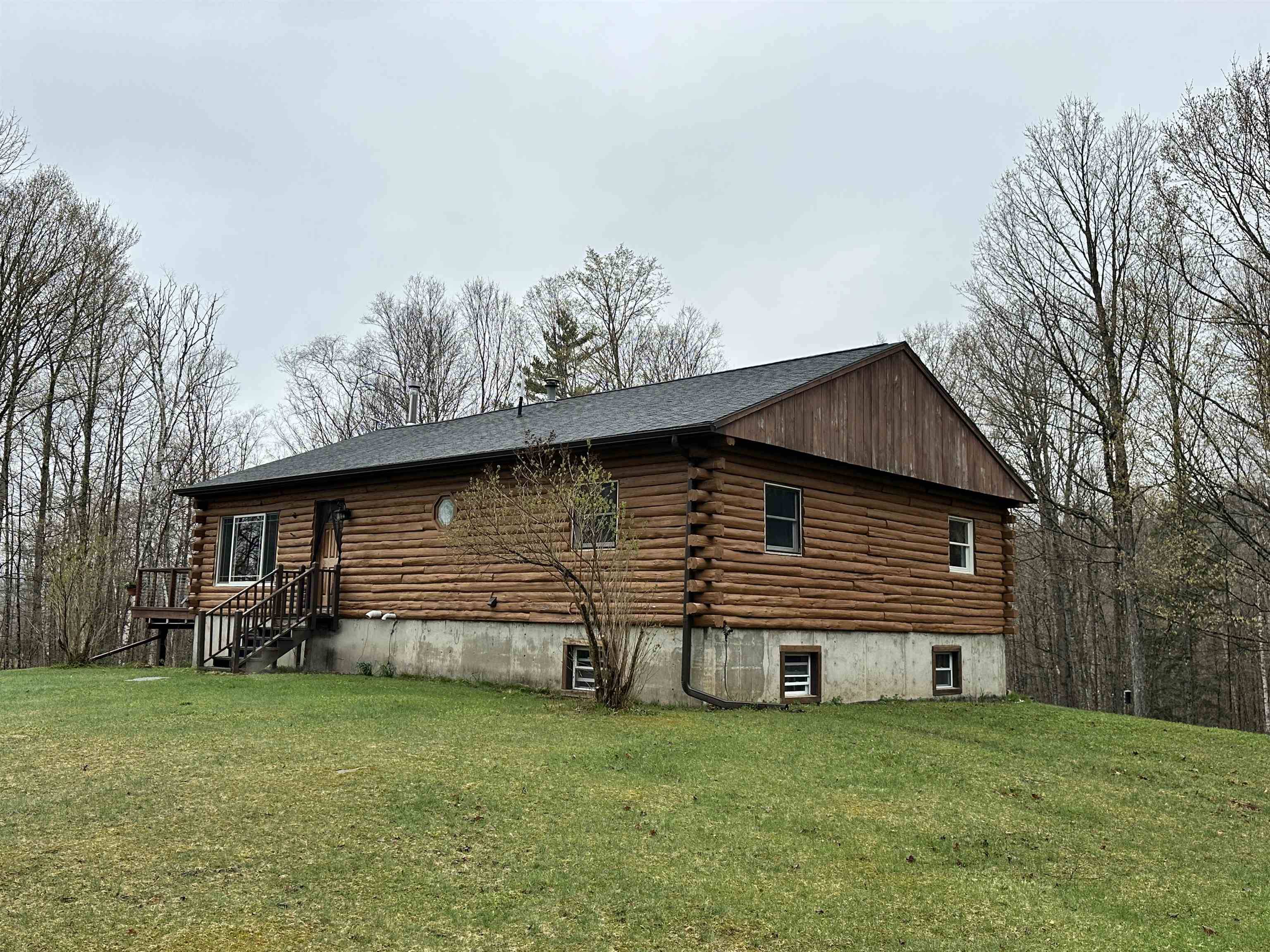Woodbury, VT 05681,415 Buck Lake RD
