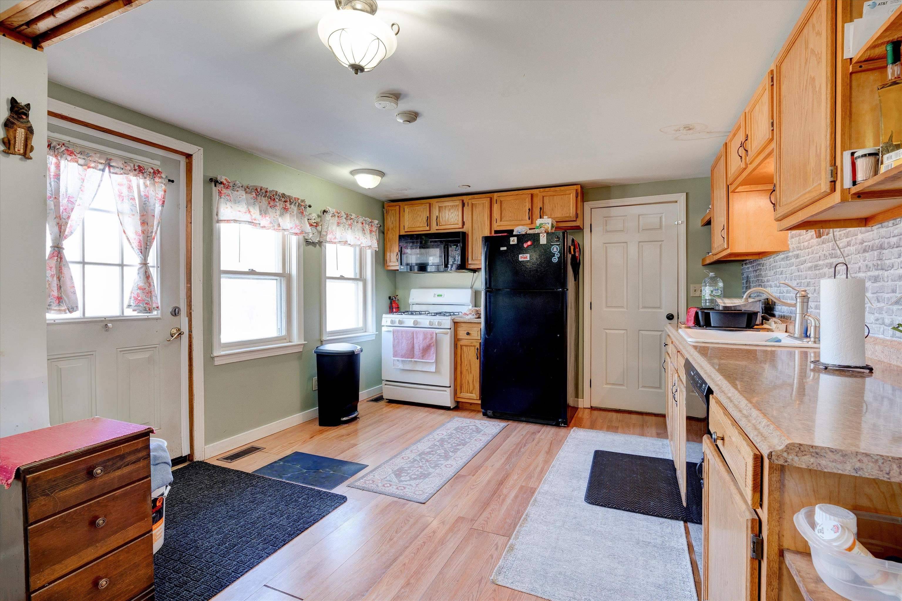 Auburn, NH 03032,35 Bunker Hill RD