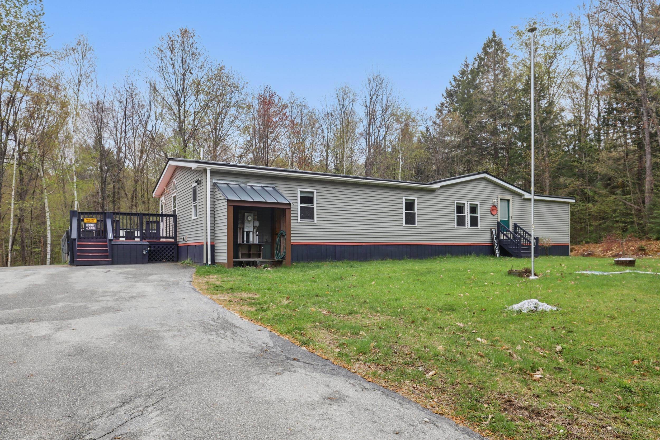 Henniker, NH 03242,127 Peasley RD