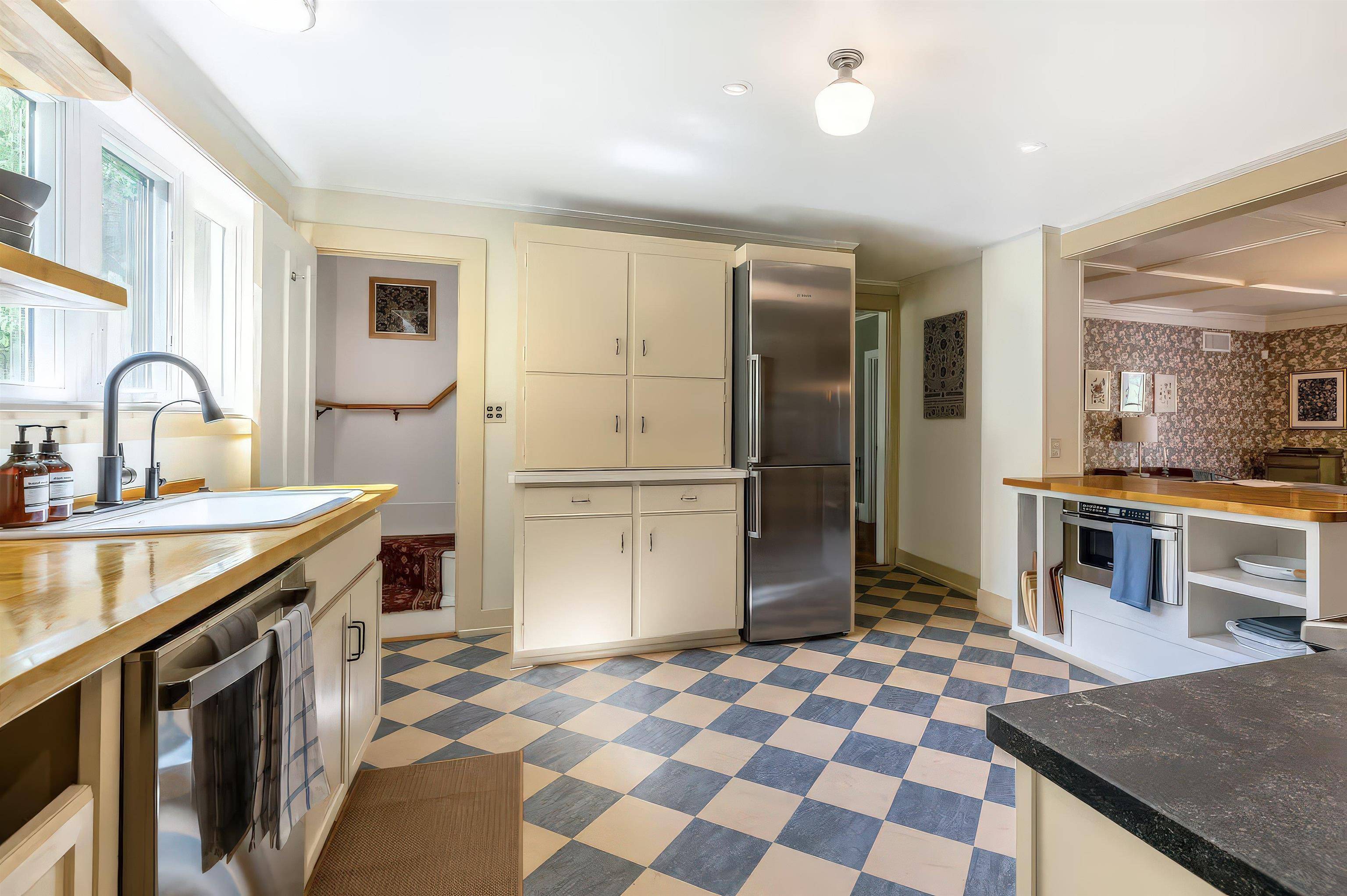 152 Bonnet ST Manchester, VT 05255
