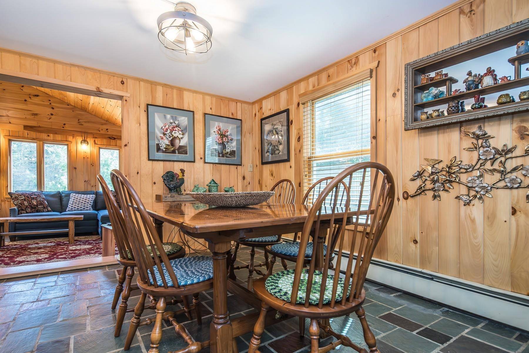 50 Rosewood LN Castleton, VT 05732