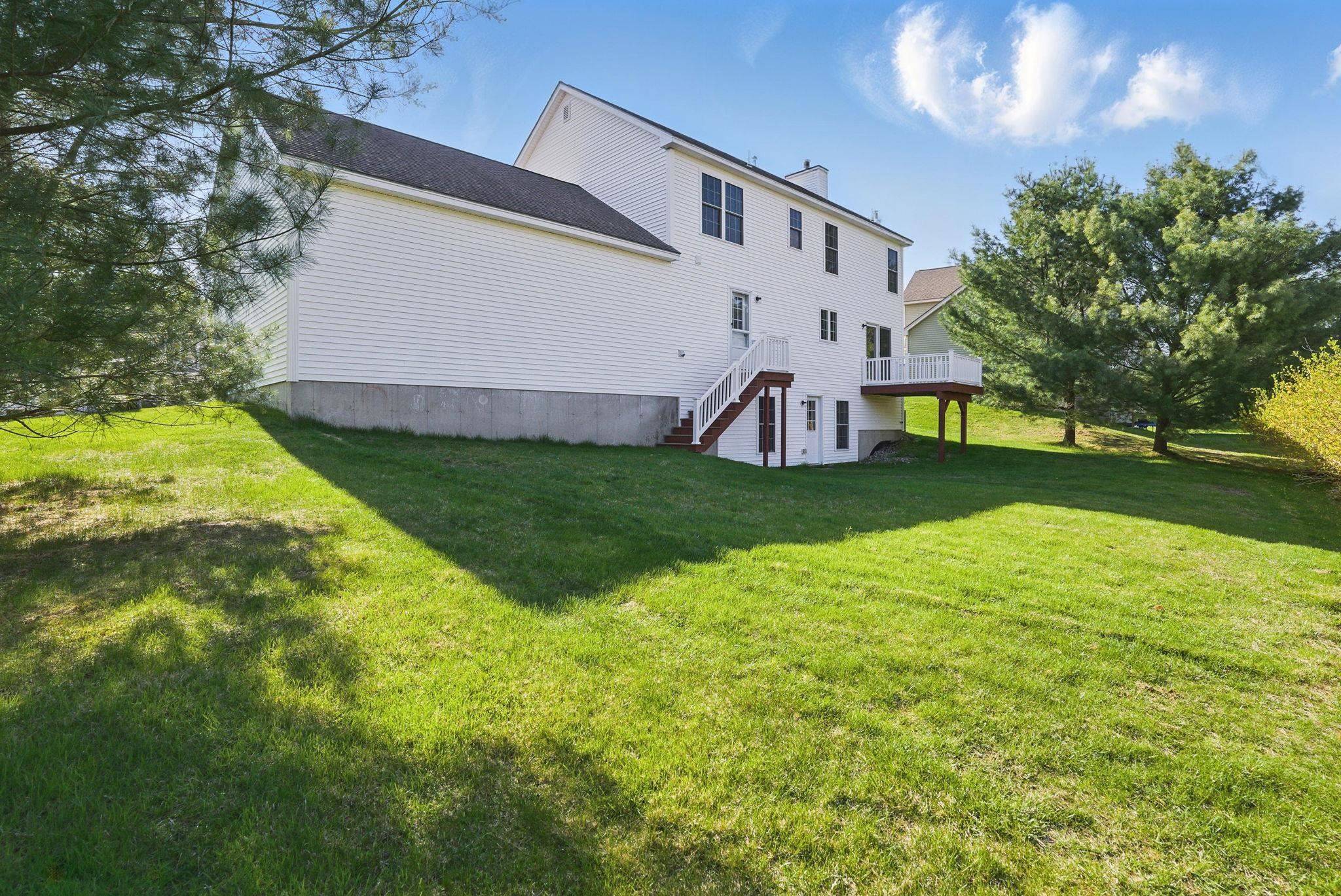 Manchester, NH 03109,127 Marathon WAY