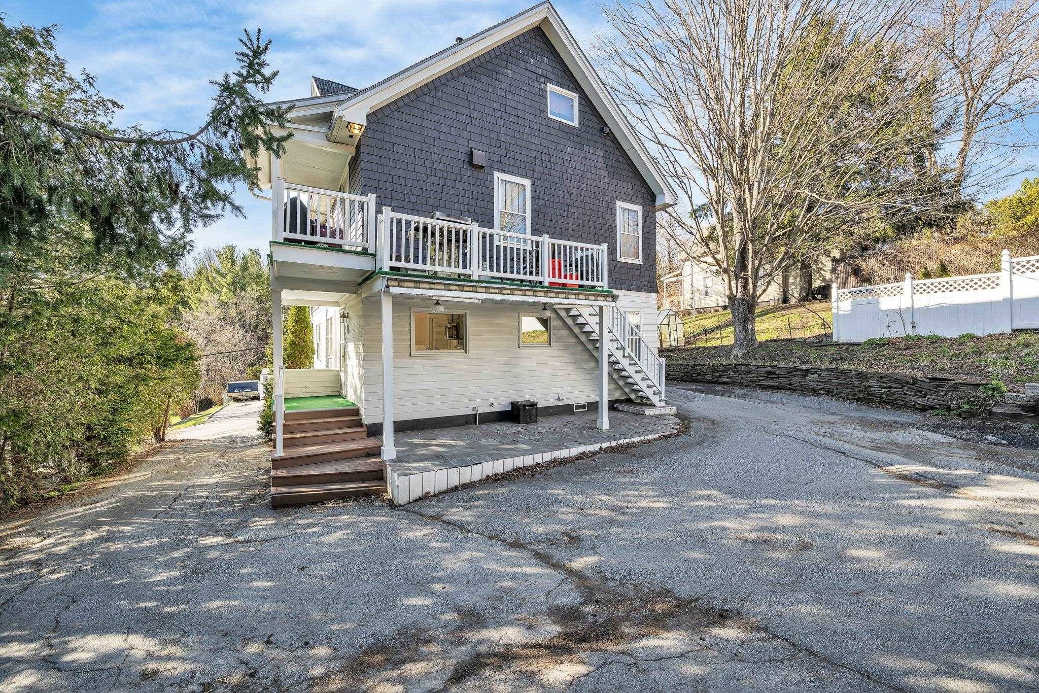 Barre City, VT 05641,87 Currier ST
