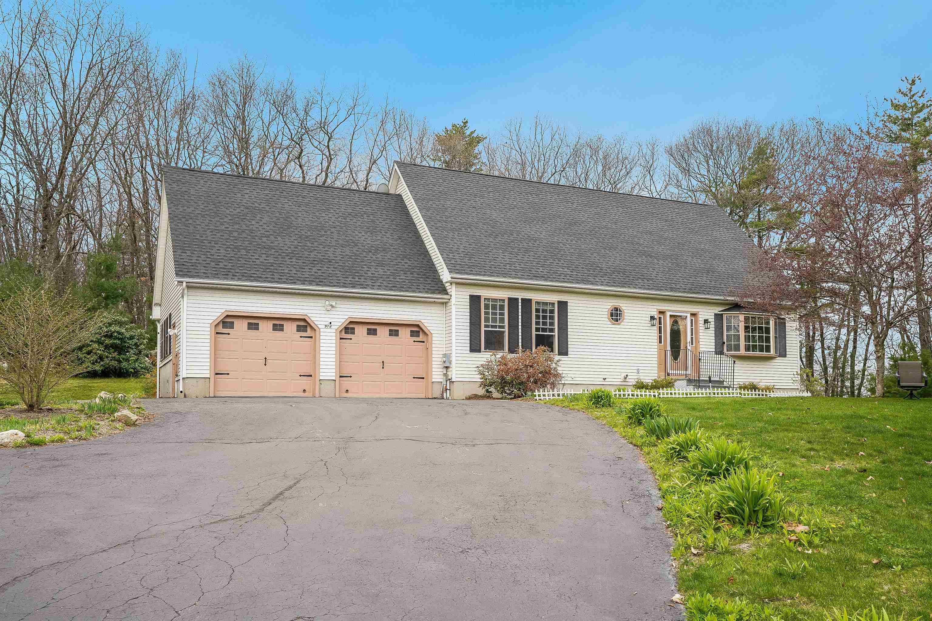 Manchester, NH 03104,914 Mammoth RD