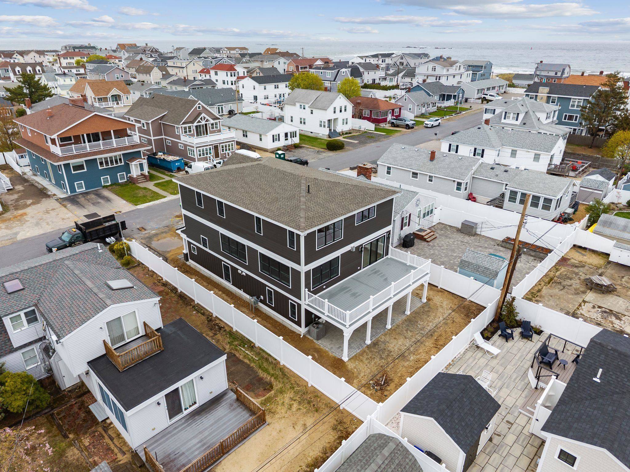 Seabrook, NH 03874,172 Tilton ST