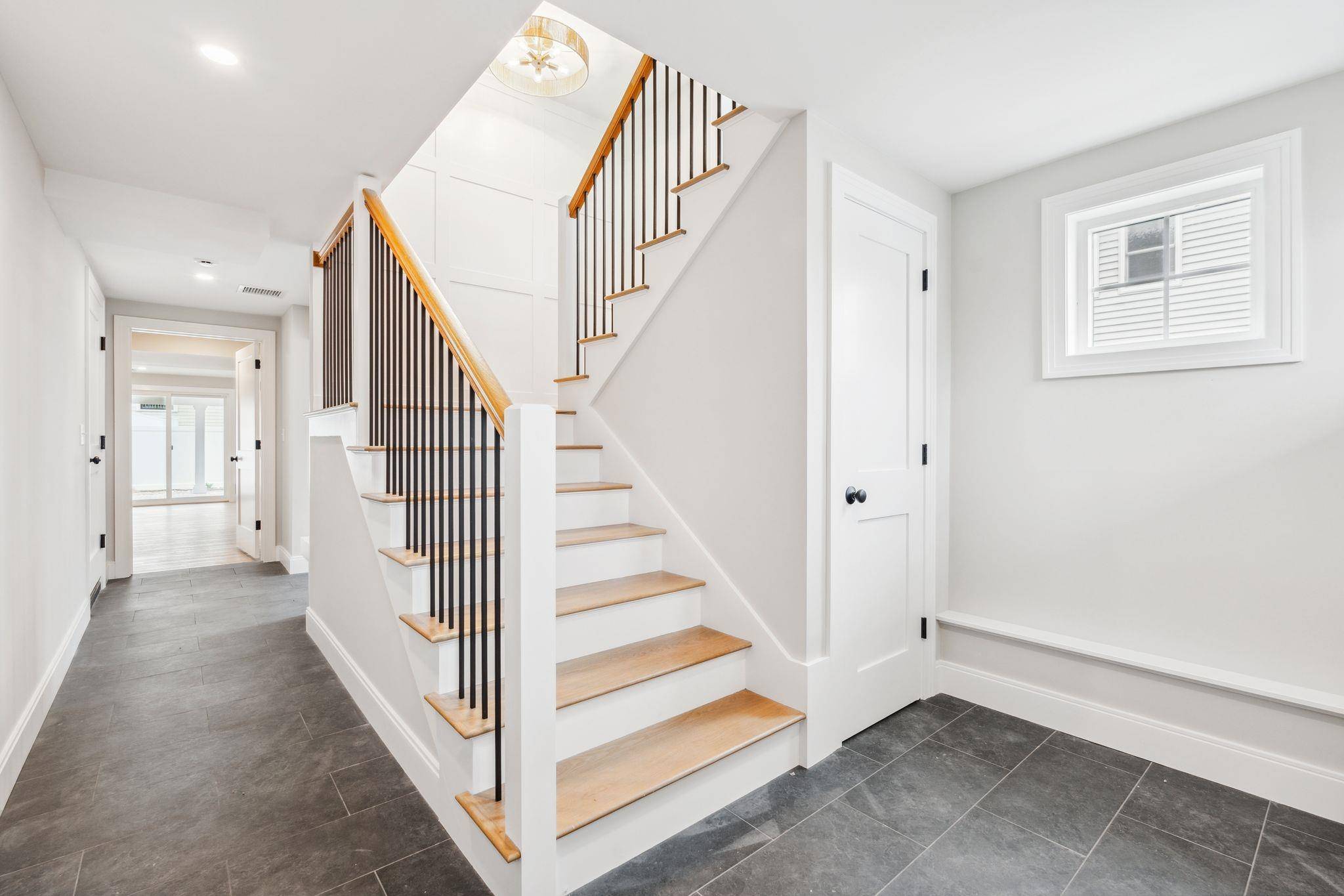 Seabrook, NH 03874,172 Tilton ST